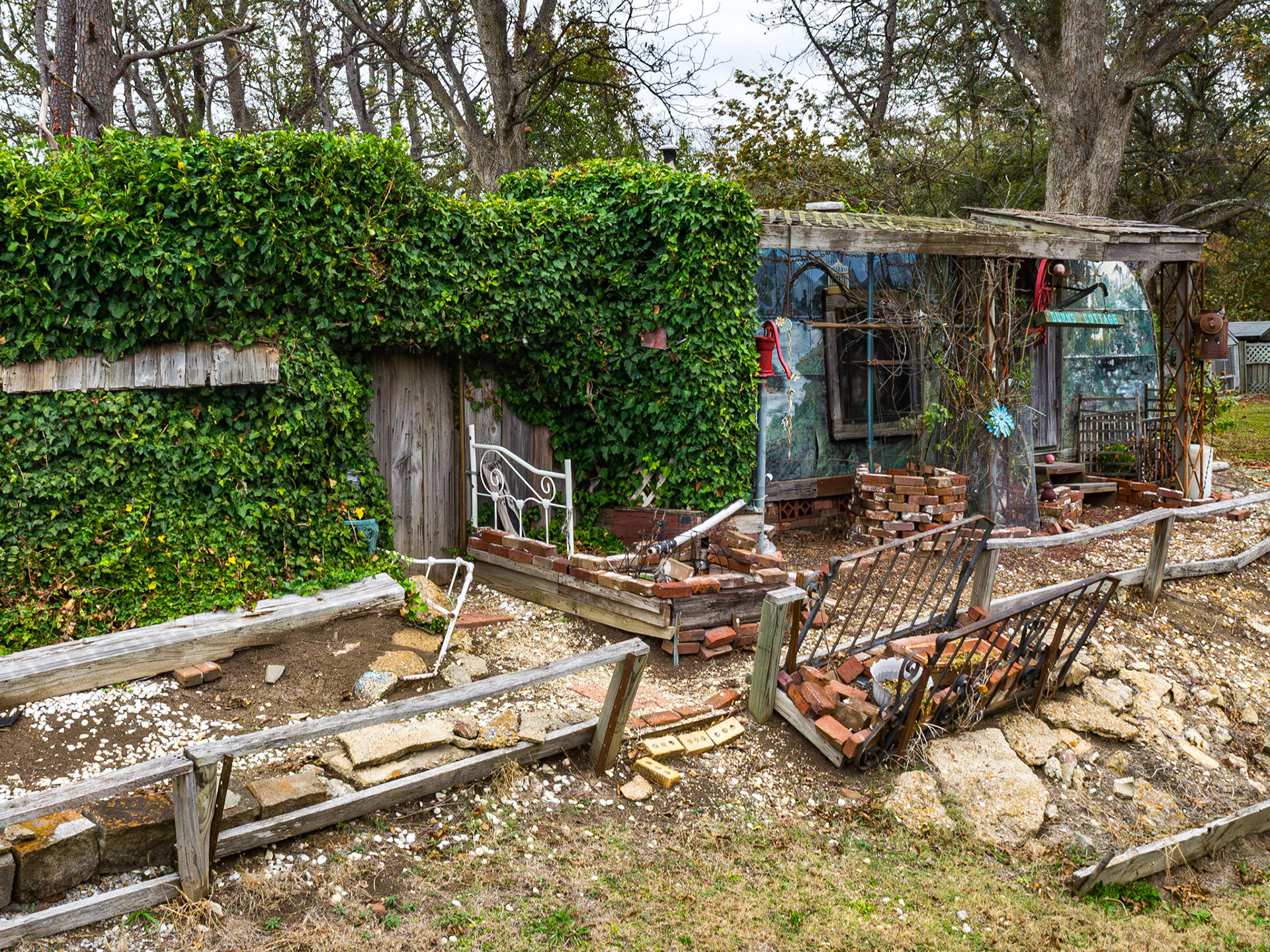 Robert Dunn's Cottage - Near Duncan, MS