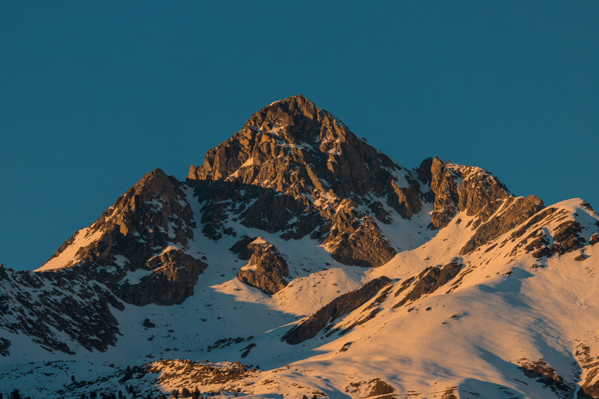 Coucher de soleil sur le sommet