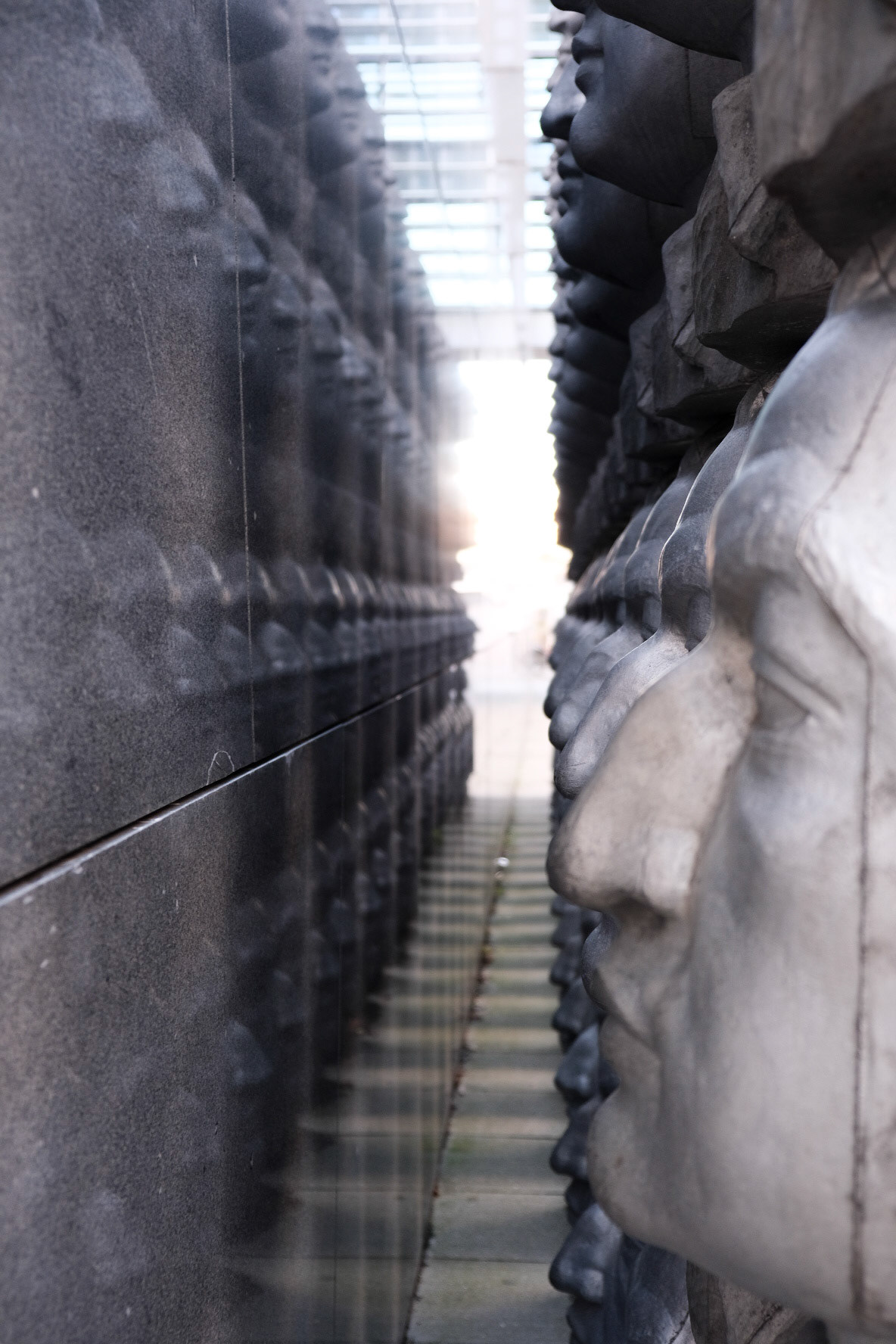 Hans Kupelwieser "Hohlkopfwand"