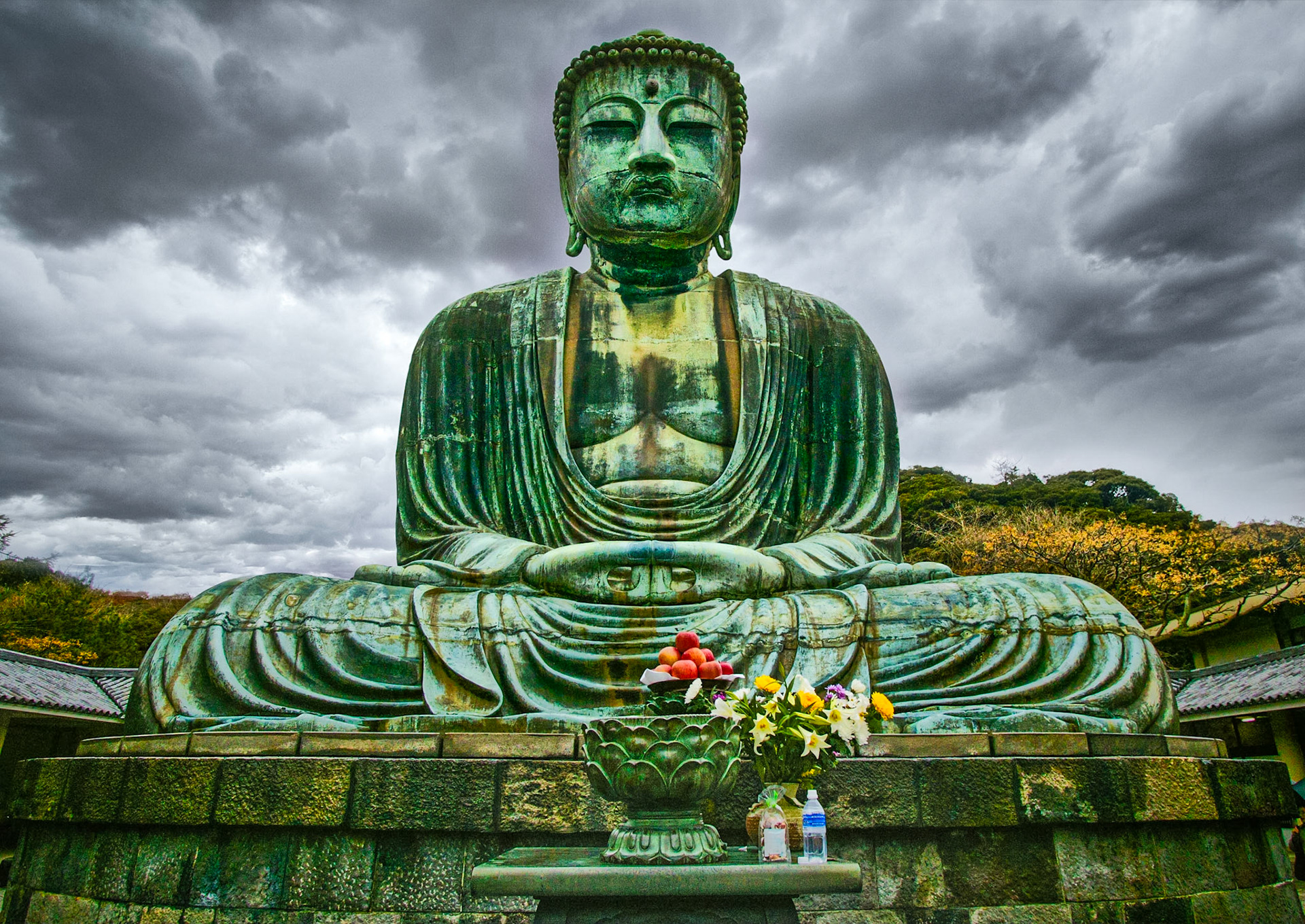 April 8, 2019The Great Buddha of Kamakura (鎌倉大仏) on the grounds of the Kōtoku-in Temple in Kamakura, Kanagawa Prefecture, Japan. This statue is the largest Buddha in Japan.