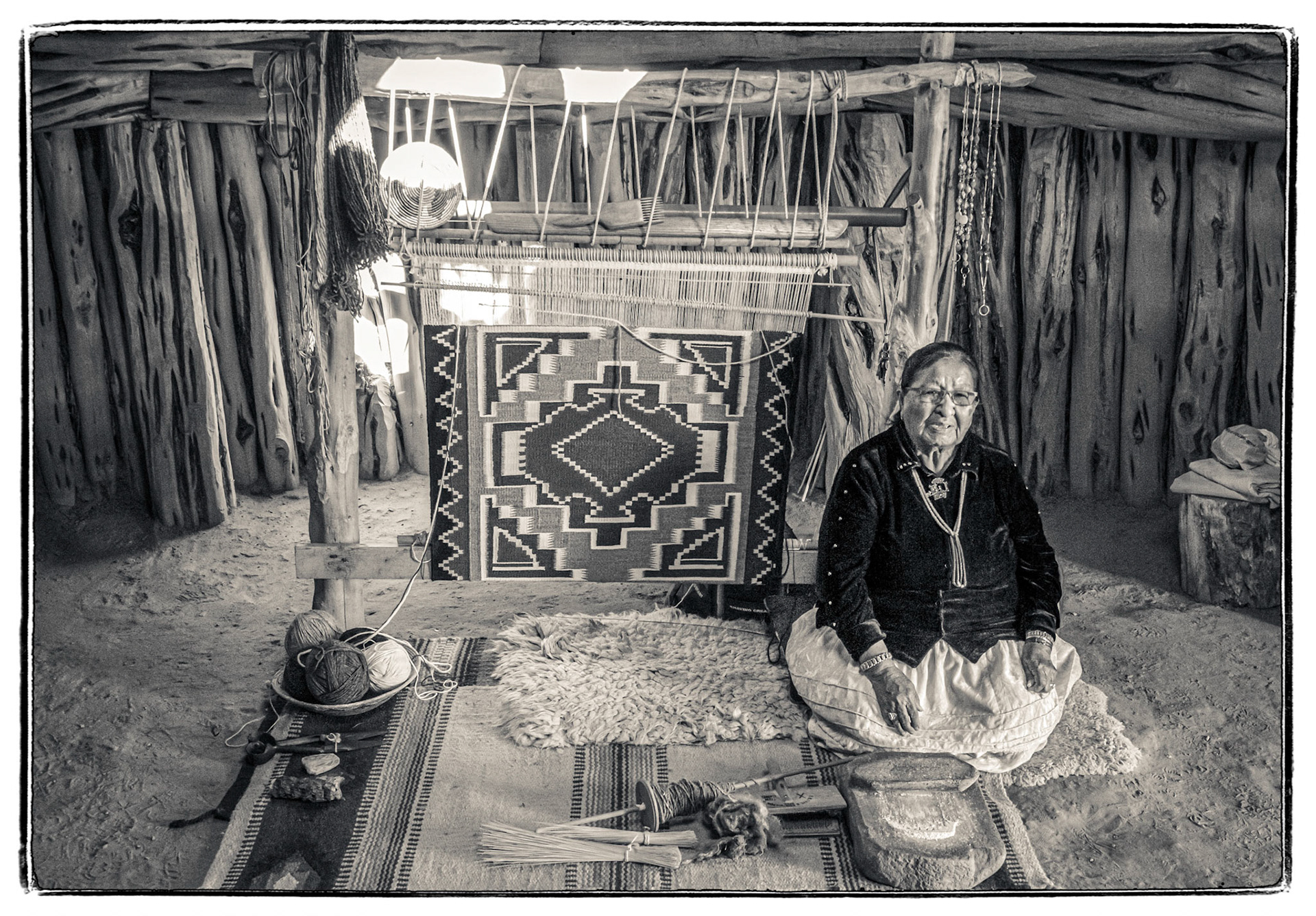 October 13, 2020Navajo weaver in a hogan near Gouldings Trading Post in Monument Valley.I intended to post this earlier in honor of Indigenous Peoples' Day, but got delayed, sorry...