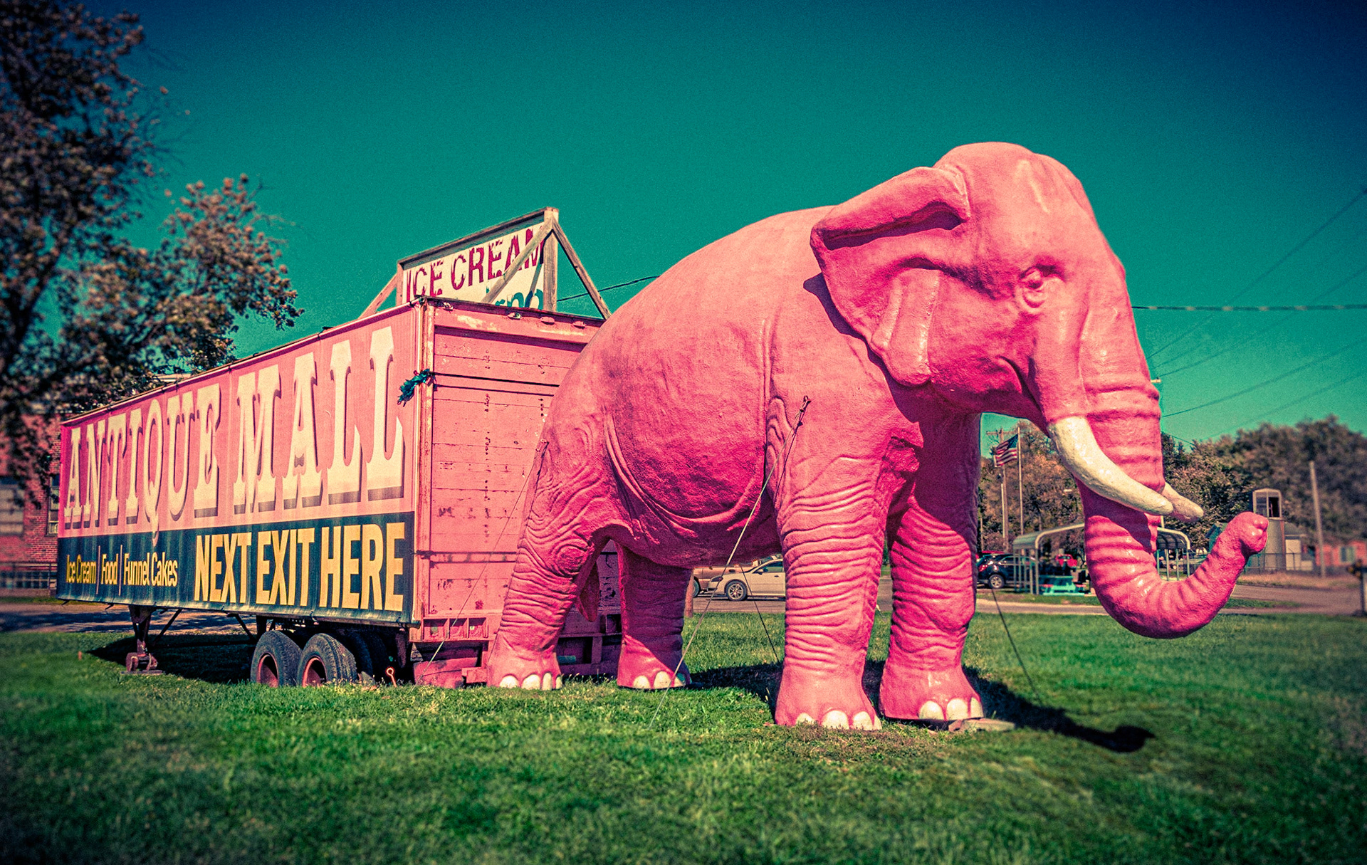 March 19, 2020The Pink Elephant Antique Mall (and ice cream shop) along I55 in Livingston, IL.I can't tell you how many times I've passed by this place on my way from Chicago to the Southwest (I55 to I44 to I40 to US 285 to Santa Fe, NM). So, one time I had to stop and see what was what...it's a big antique mall and is worth the stop for nostalgia's sake. I didn't try the ice cream...they have a Facebook page.