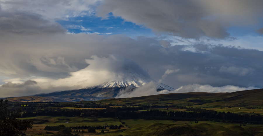 Stormy morning sunrise - Cotopaxi, Ecuador