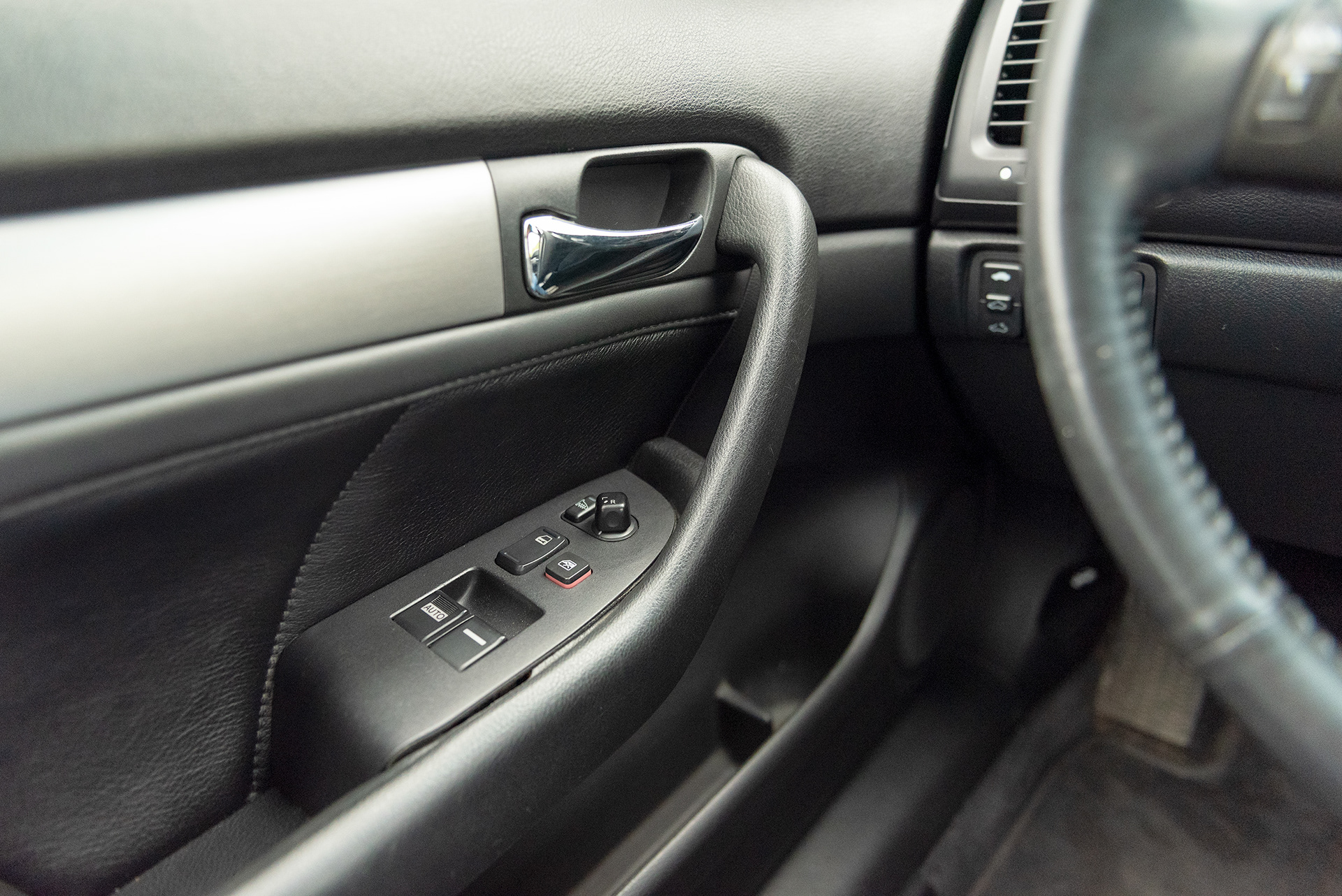 2003 Honda Accord Coupe door controls
