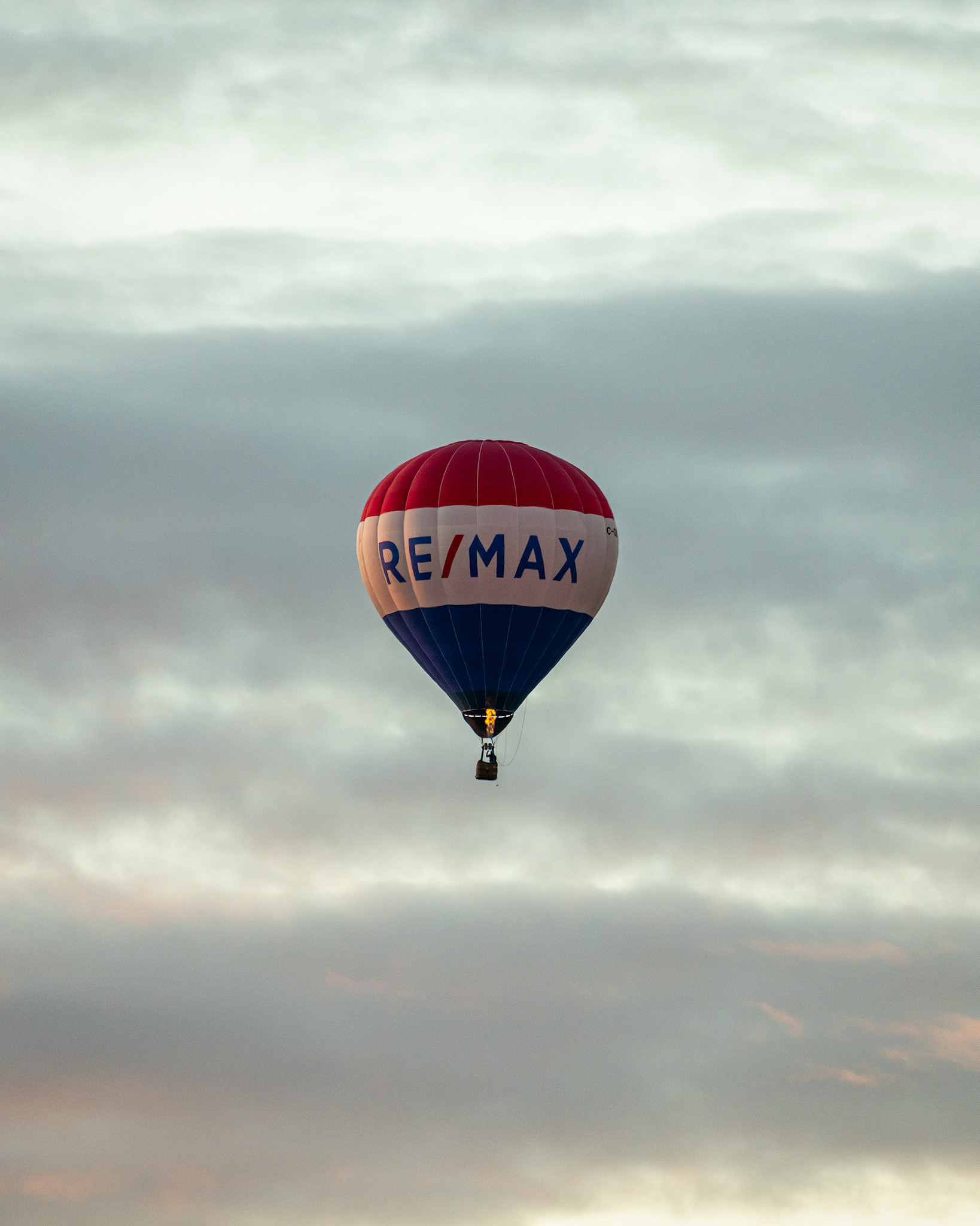 Hot Air Balloon (RE/MAX), from North Glenmore Park, Calgary, AB - September 24th (7:26 AM)