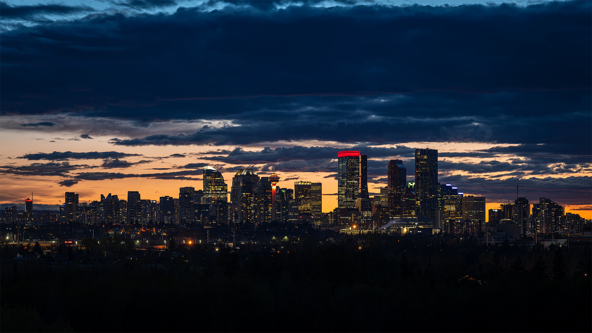 16x9 Panoramic Cityscape (5 shot) of the downtown skyline [Nautical Twilight (sun altitude -6.9 degree)] from near Valleyview Park, Calgary, AB