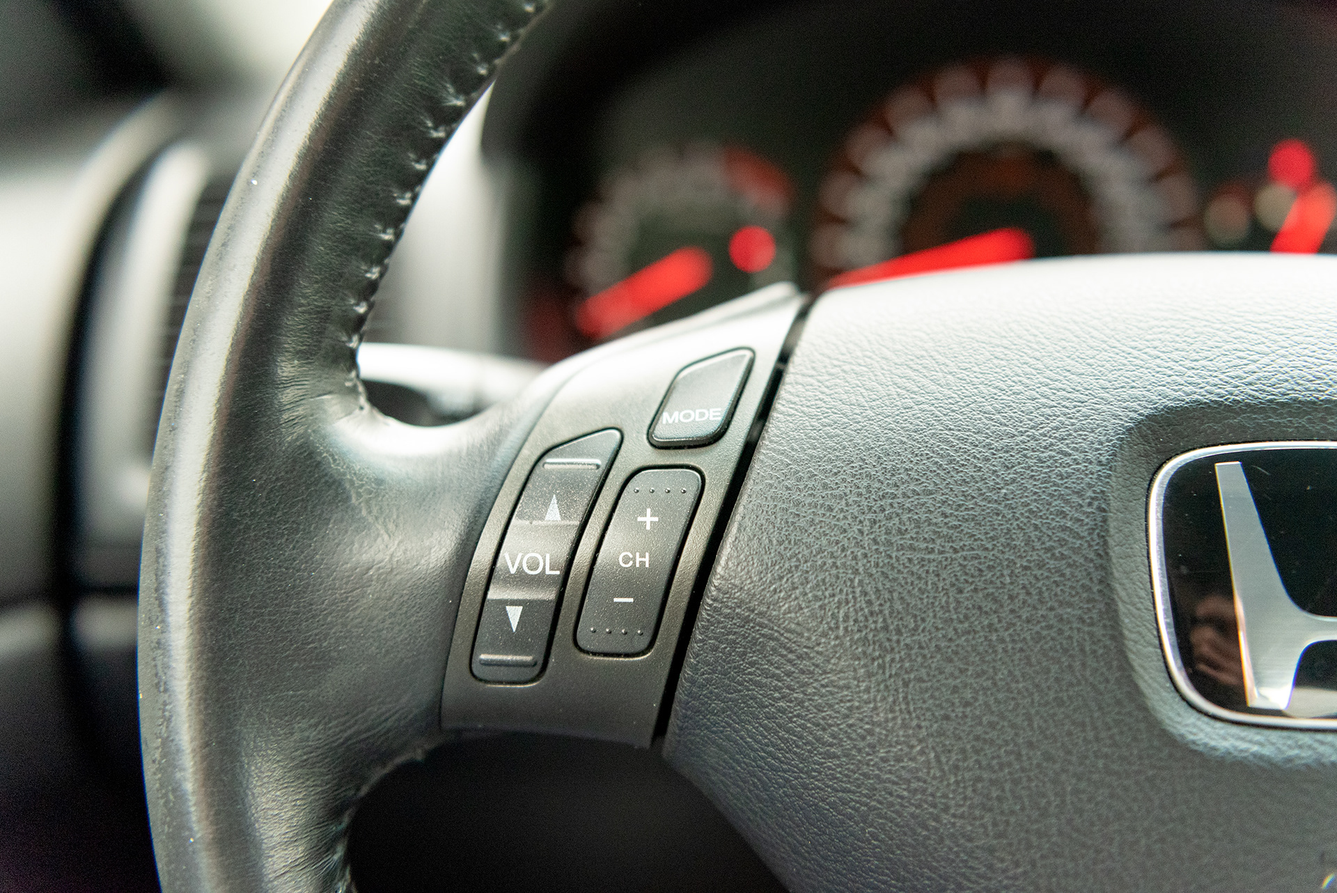 2003 Honda Accord Coupe steering wheel controls