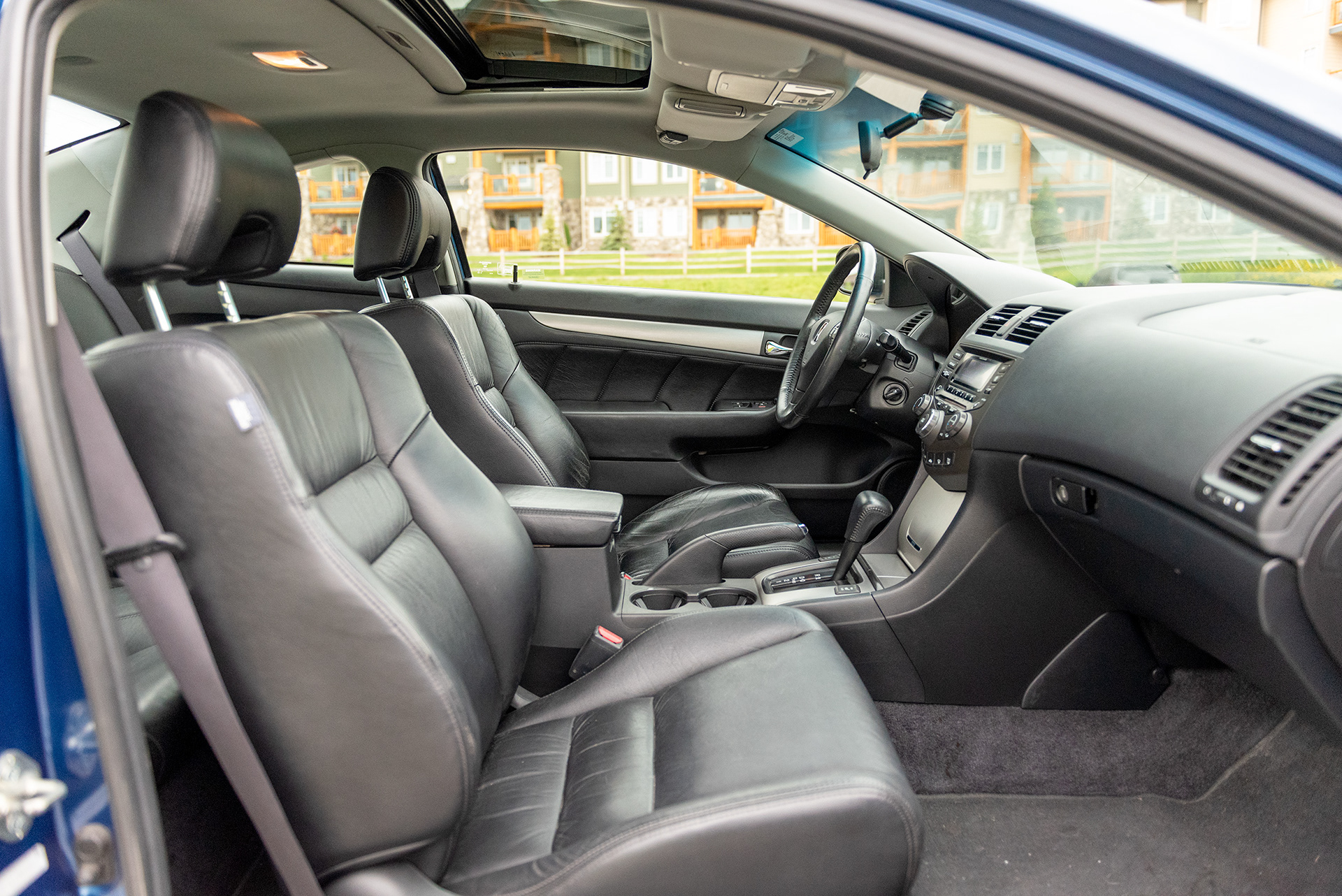 2003 Honda Accord Coupe front seats