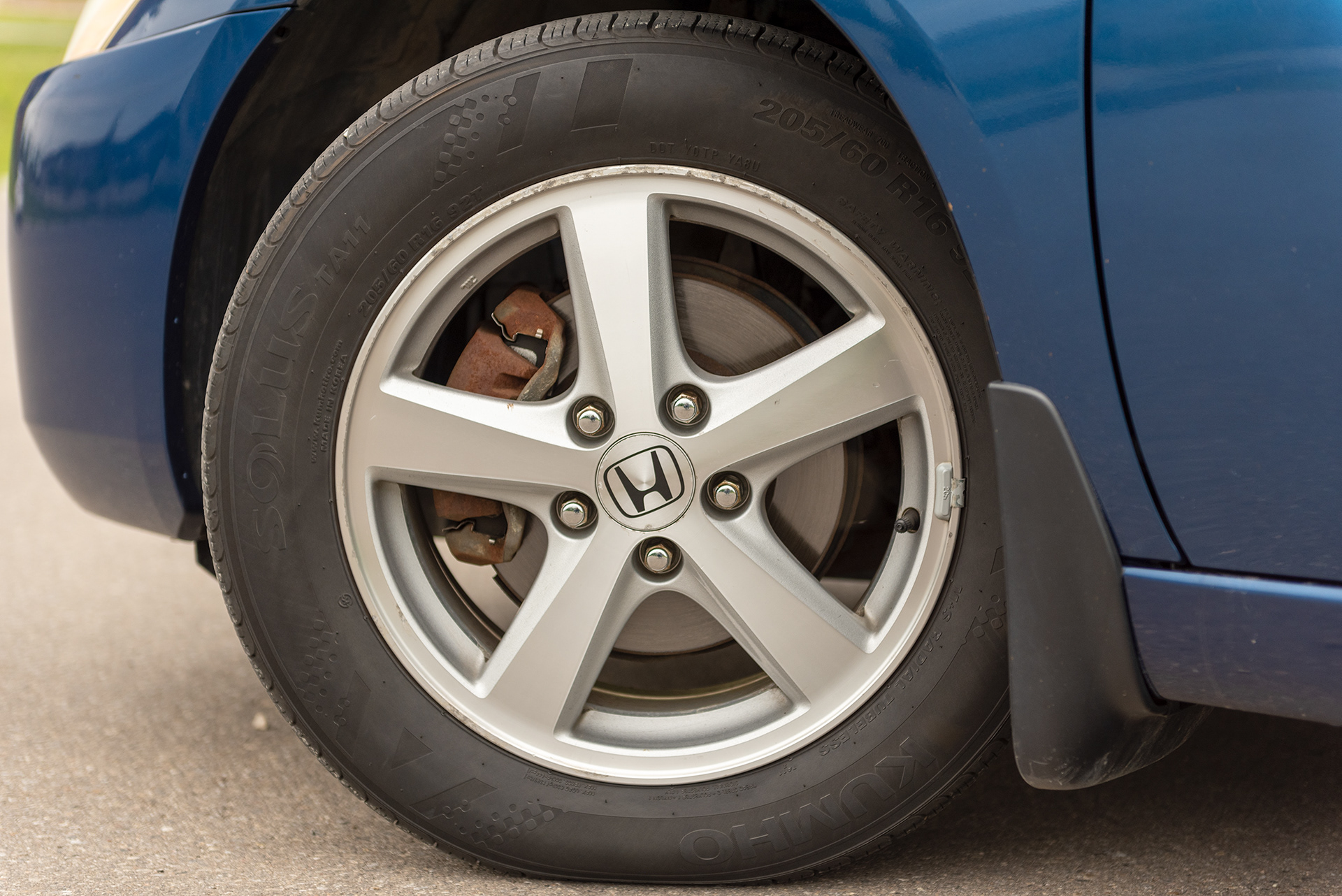 2003 Honda Accord Coupe wheel