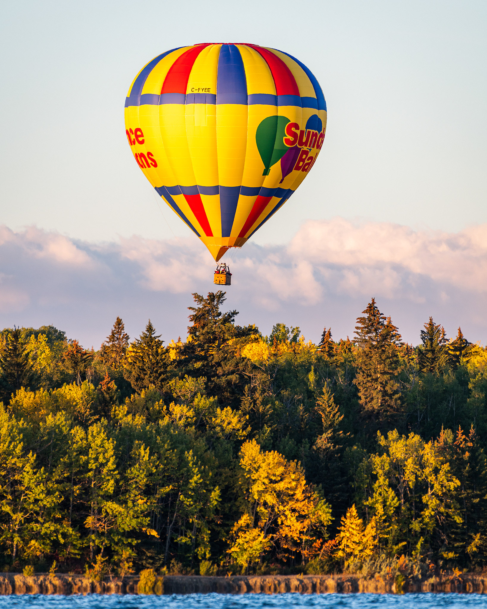 Hot Air Balloon (Sundance Balloons), from North Glenmore Park, Calgary, AB - September 24th (7:43 AM)
