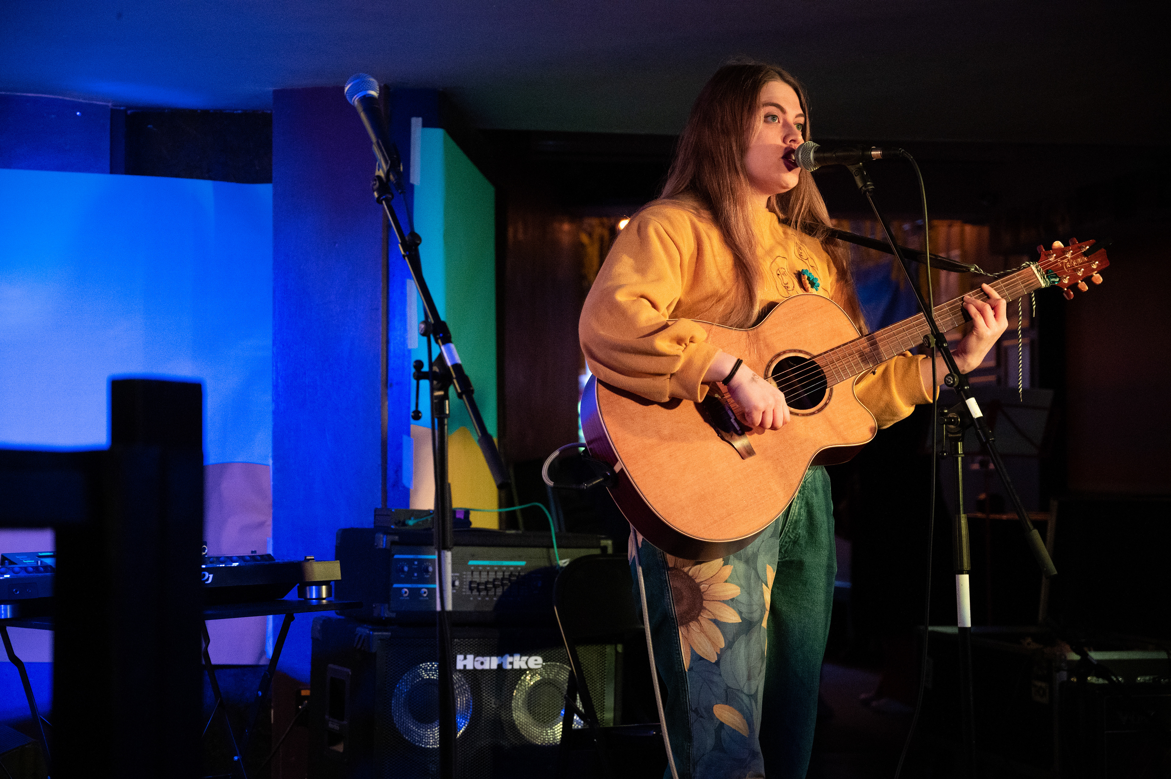 Cardiff, UK. Musicians from across South Wales came together at The Moon music venue in Cardiff to raise money to support those affected by the war in Ukraine. Arts and crafts were also on sale which helped to increase the total amount raised to £1400. Supporters were treated to spoken work poetry alongside performances by bands including, Andrii&Olga – a duet who teamed up just a few days before the show. Andrii is from Ukraine, Olga – from Russia and they main message to share is NO TO WAR. Other performers included Russel Jones Jr, 100% Rabbit, Baronette, DJ Wowza, Enbe, Fiasco, Jamey P, Ollie P, Ophelia Lark, Zhubat, Stabitha, Laughing Lamb, Konshuss_One and John Collins. Photo © Karolina Król - Freelance Photographer 06/03/2022