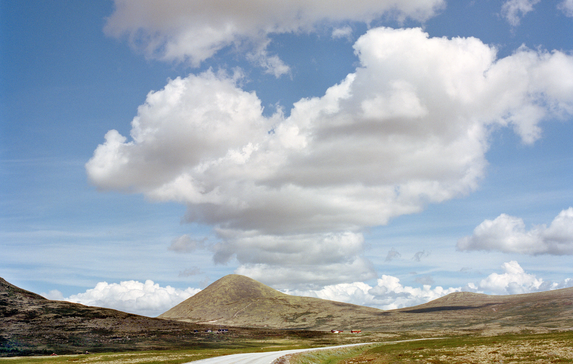 MARIANNE RAFTER IS A FASHION, PORTRAIT AND LIFESTYLE PHOTOGRAPHER BASED IN NEW YORK norwegian fjords mountains