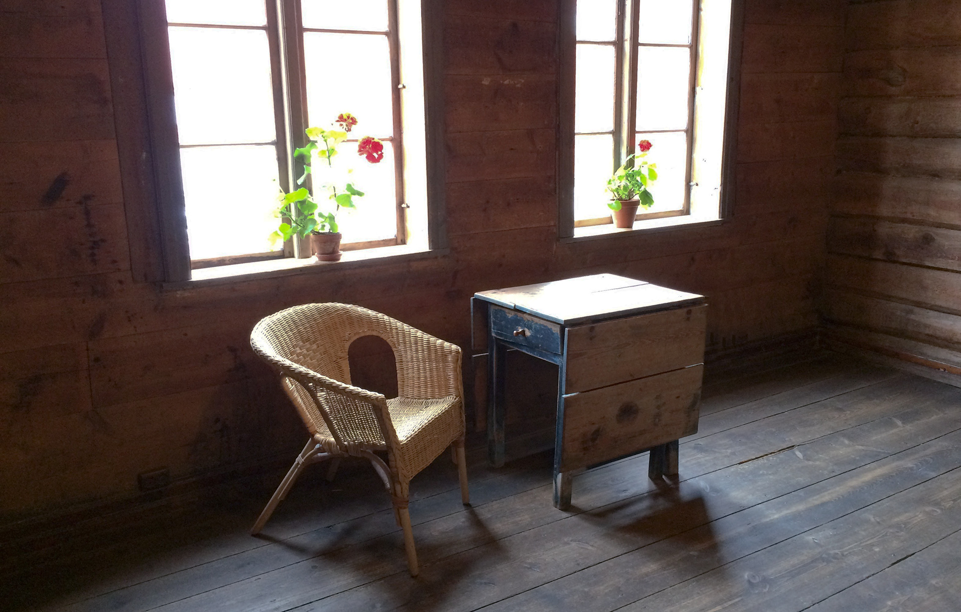 MARIANNE RAFTER IS A FASHION, PORTRAIT AND LIFESTYLE PHOTOGRAPHER BASED IN NEW YORK norwegian fjords mountains