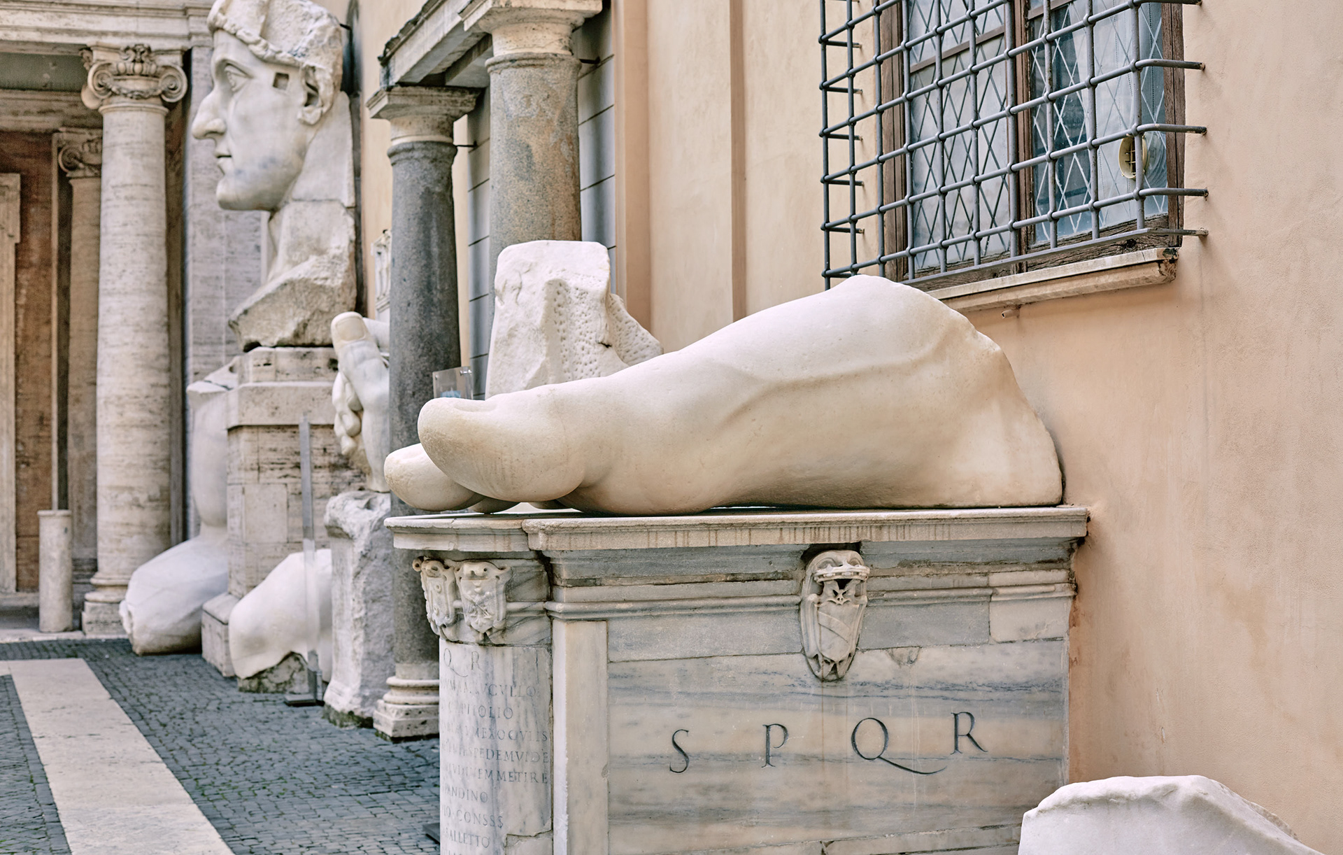 MARIANNE RAFTER IS A FASHION, PORTRAIT AND LIFESTYLE PHOTOGRAPHER NEW YORK