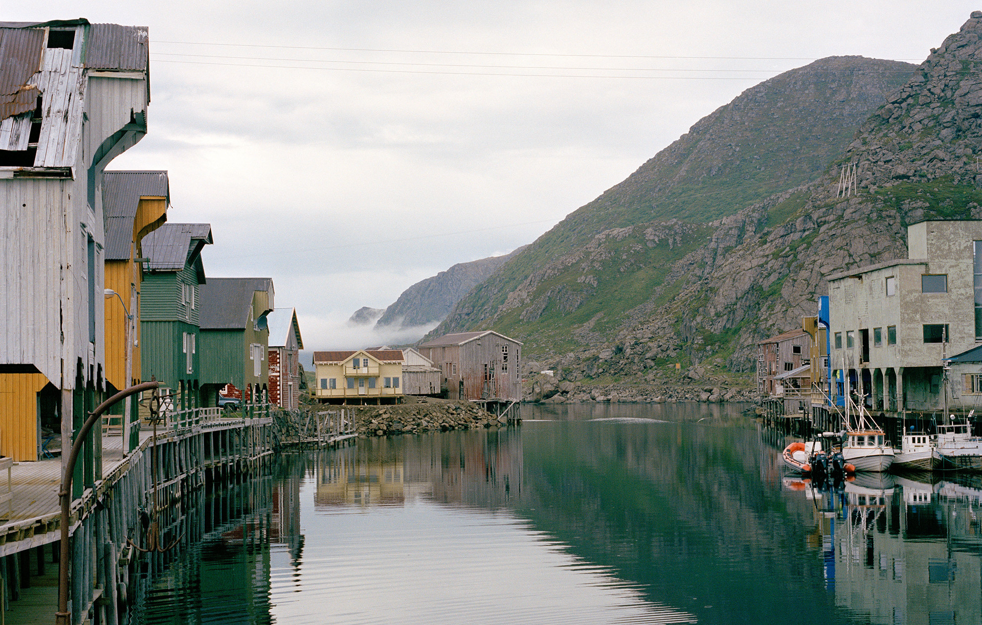 MARIANNE RAFTER IS A FASHION, PORTRAIT AND LIFESTYLE PHOTOGRAPHER BASED IN NEW YORK nyksund norway