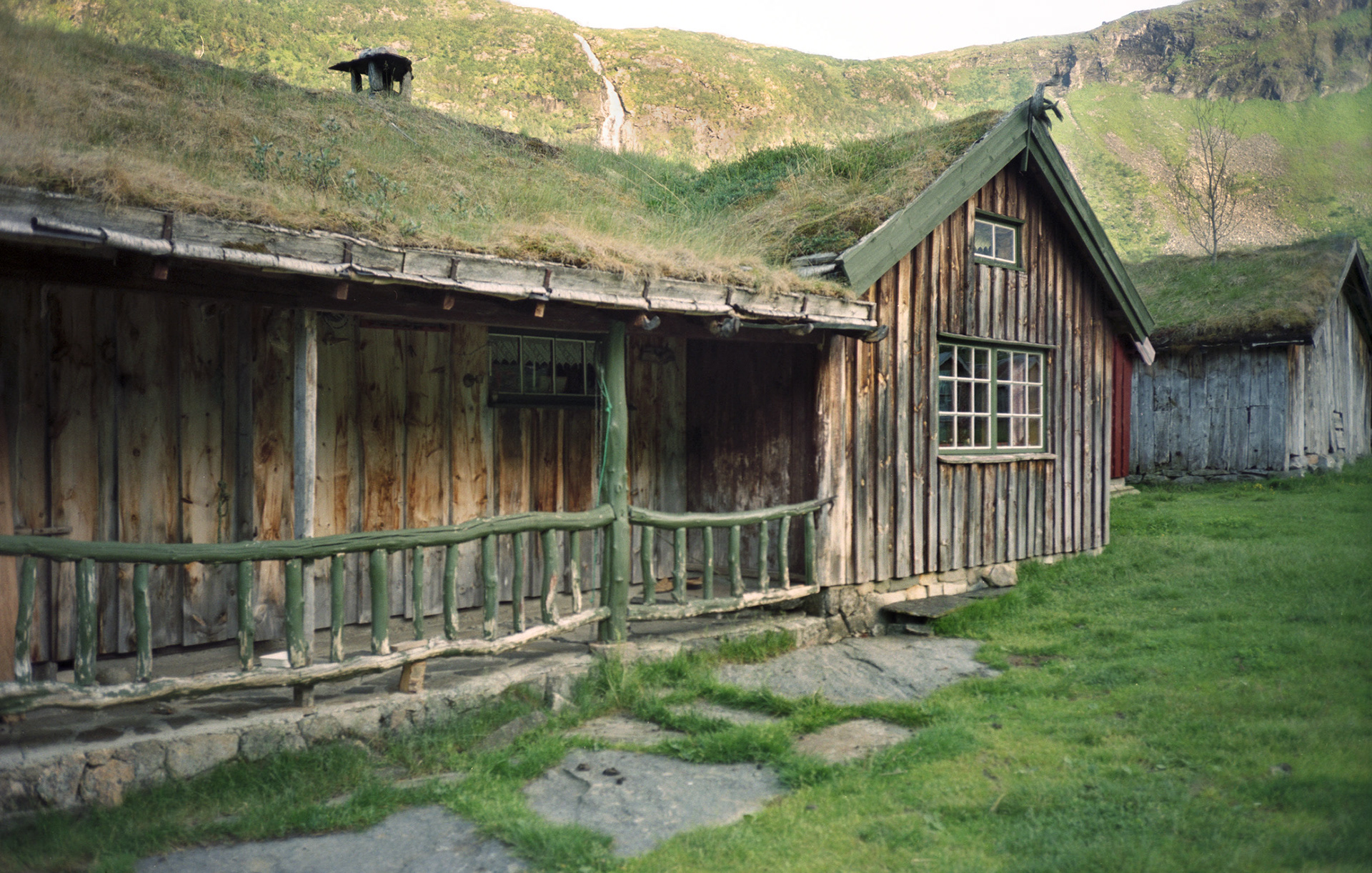 MARIANNE RAFTER IS A FASHION, PORTRAIT AND LIFESTYLE PHOTOGRAPHER BASED IN NEW YORK norwegian fjords mountains