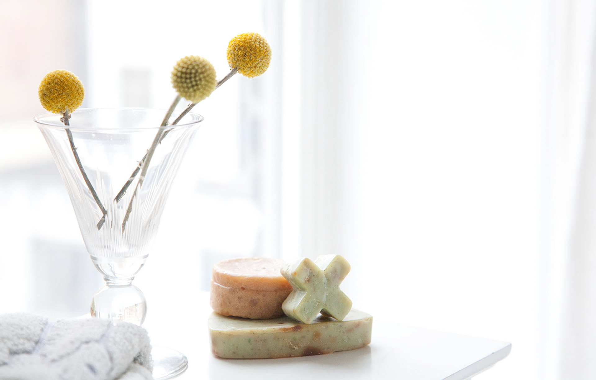 BUST DIY GUIDE TO LIFE AMAZON BY RAFTER NEW YORK AND OSLO.