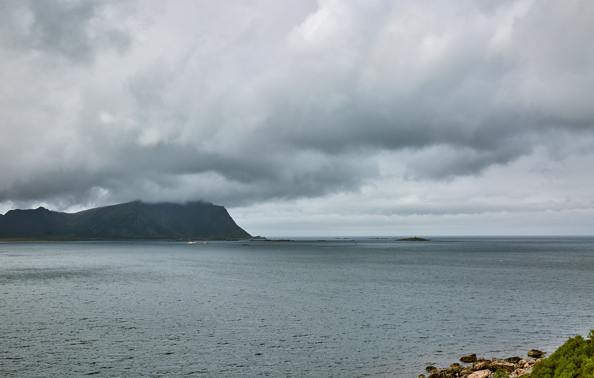 MARIANNE RAFTER IS A FASHION, PORTRAIT AND LIFESTYLE PHOTOGRAPHER BASED IN NEW YORK myre nyksund norway