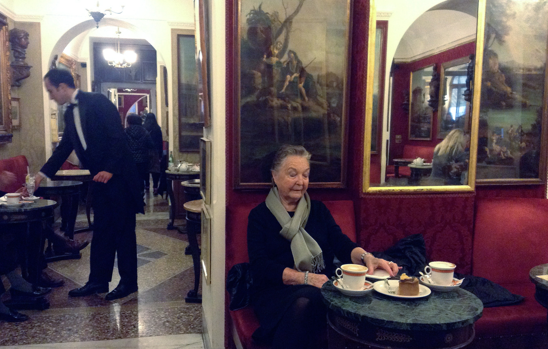 MARIANNE RAFTER IS A FASHION, PORTRAIT AND LIFESTYLE PHOTOGRAPHER BASED IN NEW YORK