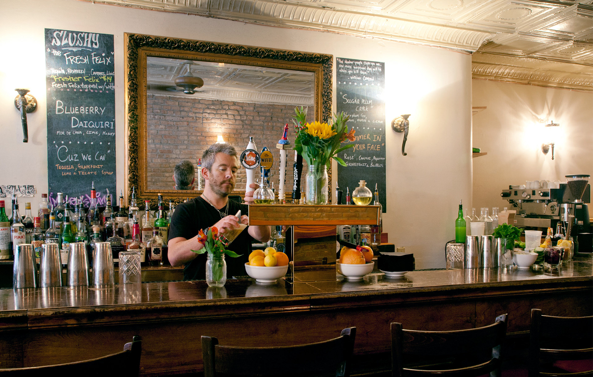 MARIANNE RAFTER IS A FASHION, PORTRAIT AND LIFESTYLE PHOTOGRAPHER BASED IN NEW YORK