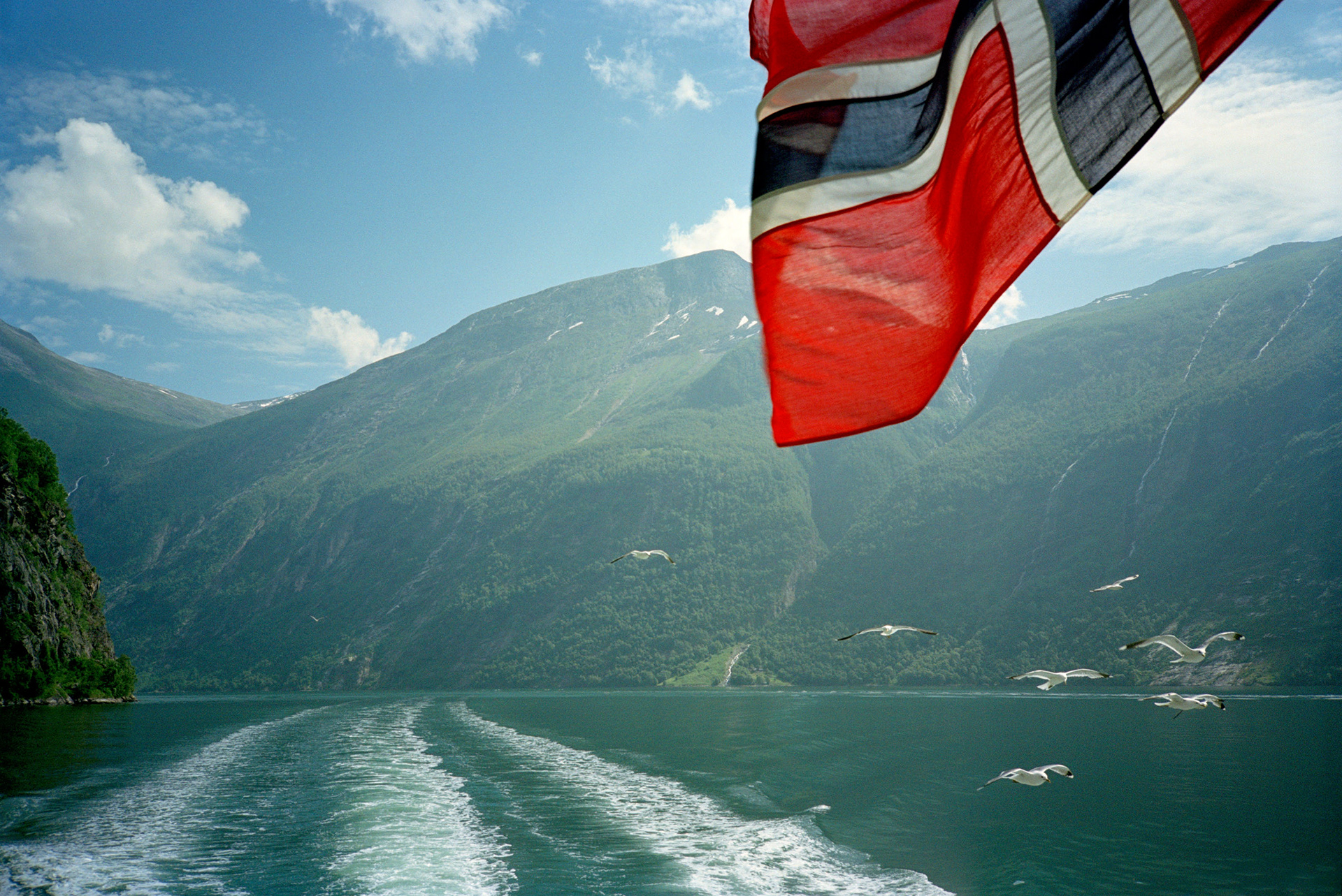 MARIANNE RAFTER IS A FASHION, PORTRAIT AND LIFESTYLE PHOTOGRAPHER BASED IN NEW YORK norwegian fjords mountains