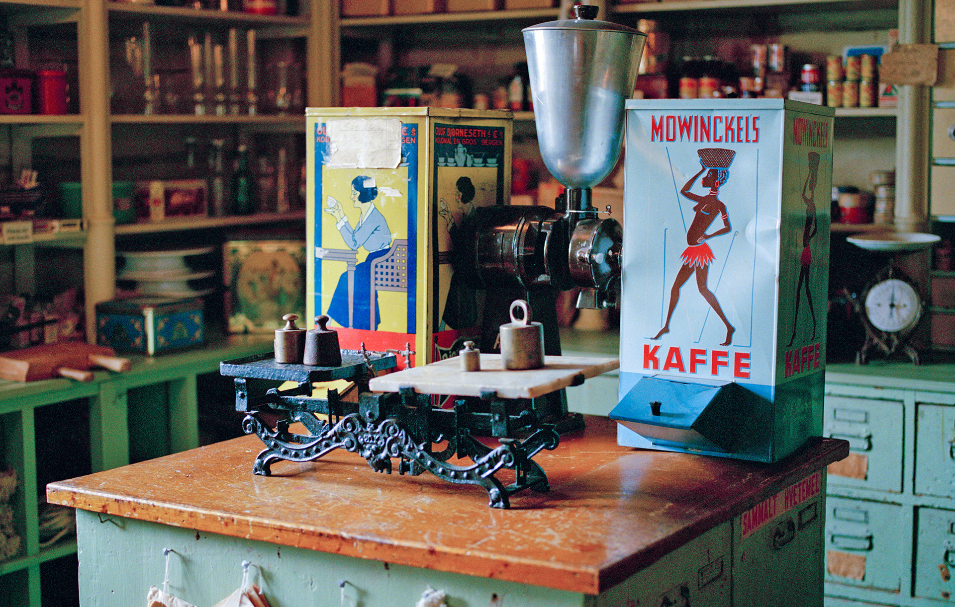 MARIANNE RAFTER IS A FASHION, PORTRAIT AND LIFESTYLE PHOTOGRAPHER BASED IN NEW YORK fishermans store north of norway