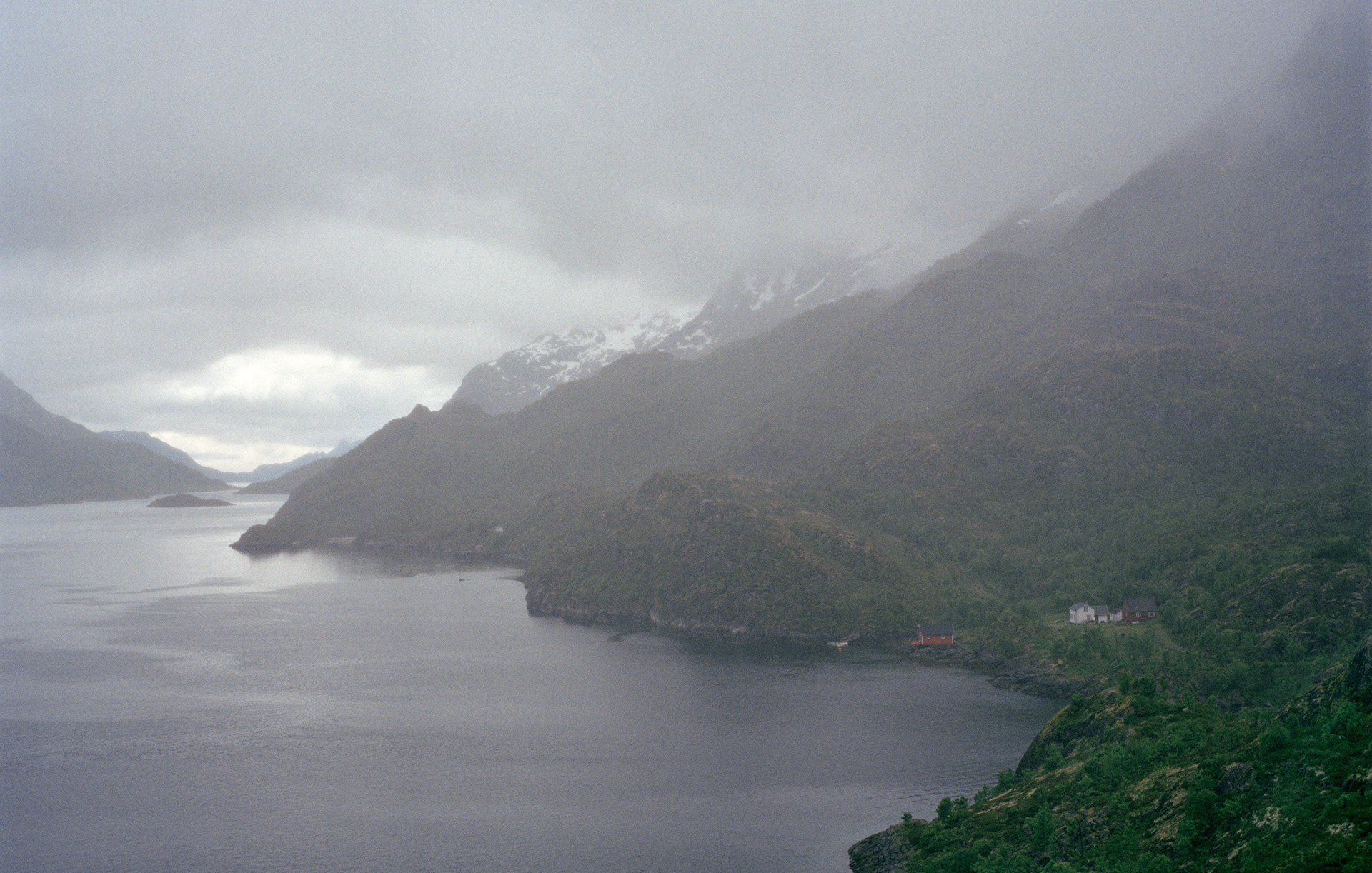 MARIANNE RAFTER IS A FASHION, PORTRAIT AND LIFESTYLE PHOTOGRAPHER BASED IN NEW YORK raftsundet noway