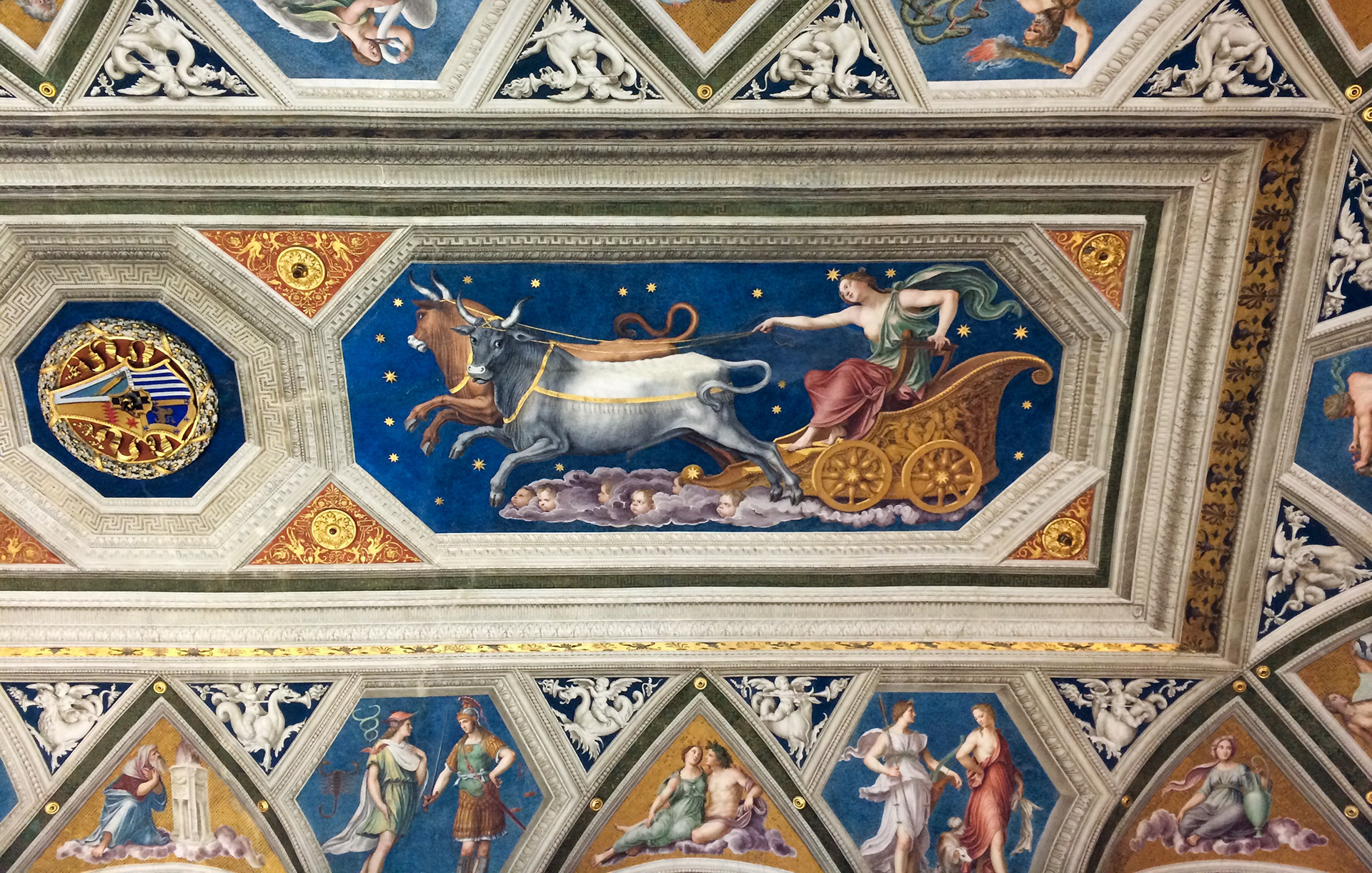 MARIANNE RAFTER IS A FASHION, PORTRAIT AND LIFESTYLE PHOTOGRAPHER BASED IN NEW YORK