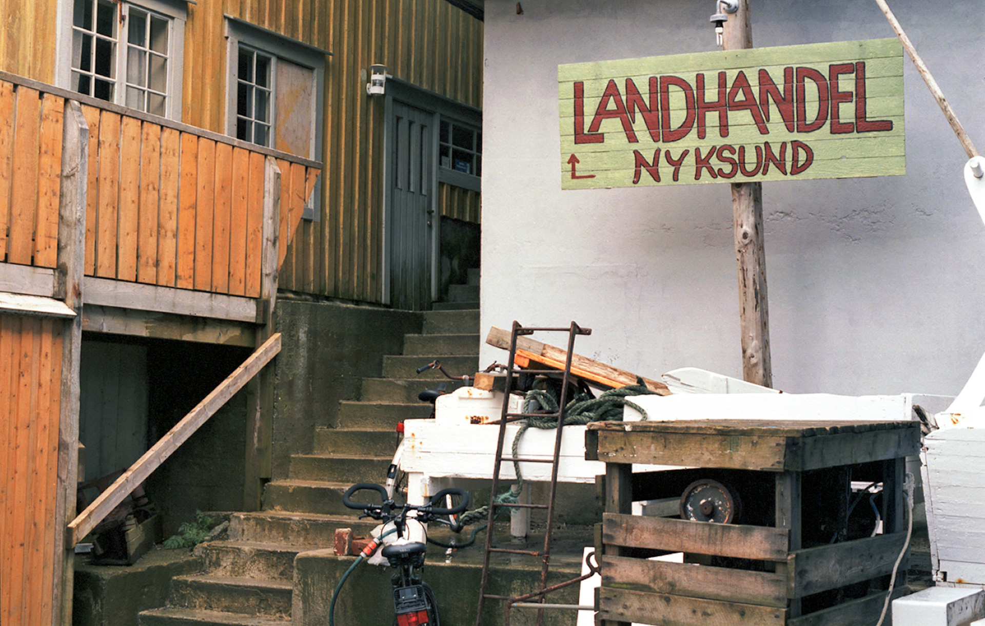 MARIANNE RAFTER IS A FASHION, PORTRAIT AND LIFESTYLE PHOTOGRAPHER BASED IN NEW YORK nyksund norway