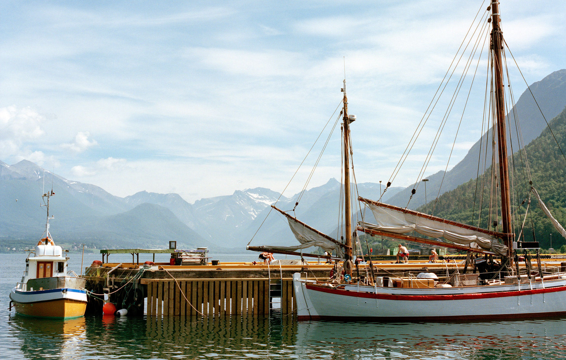 MARIANNE RAFTER IS A FASHION, PORTRAIT AND LIFESTYLE PHOTOGRAPHER BASED IN NEW YORK norwegian fjords mountains