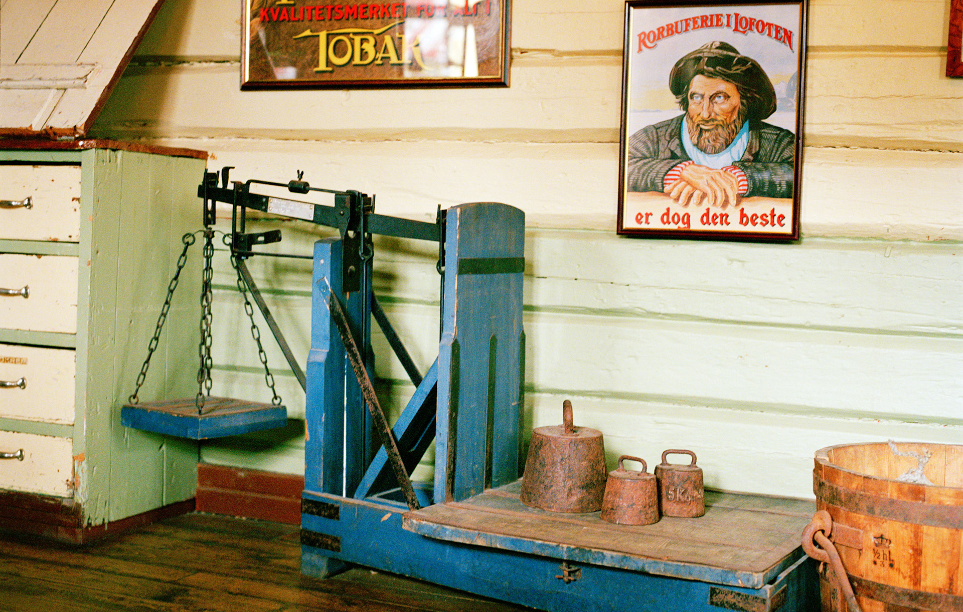 MARIANNE RAFTER IS A FASHION, PORTRAIT AND LIFESTYLE PHOTOGRAPHER BASED IN NEW YORK fishermans store north of norway