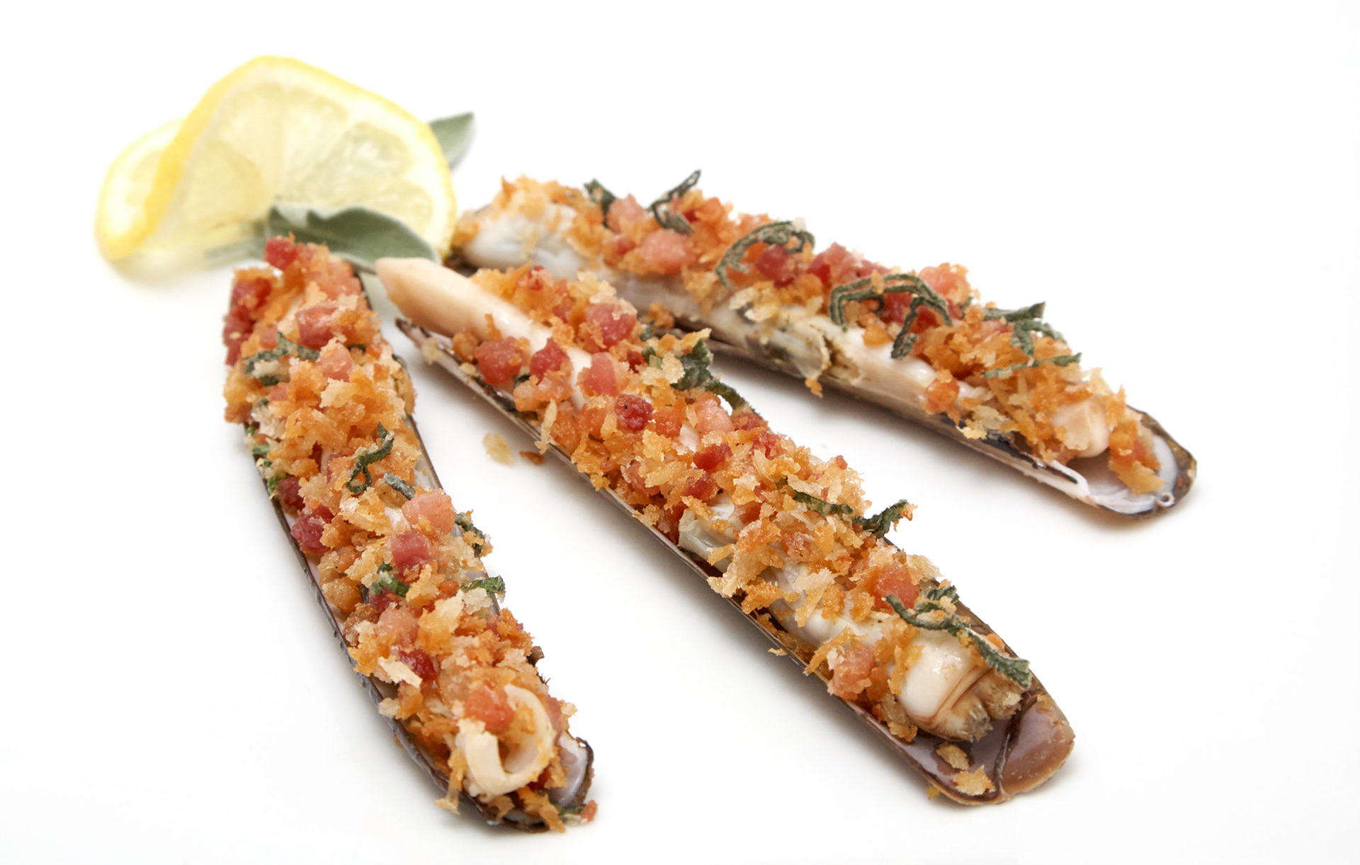 MARIANNE RAFTER IS A FASHION, PORTRAIT AND LIFESTYLE PHOTOGRAPHER BASED IN NEW YORK