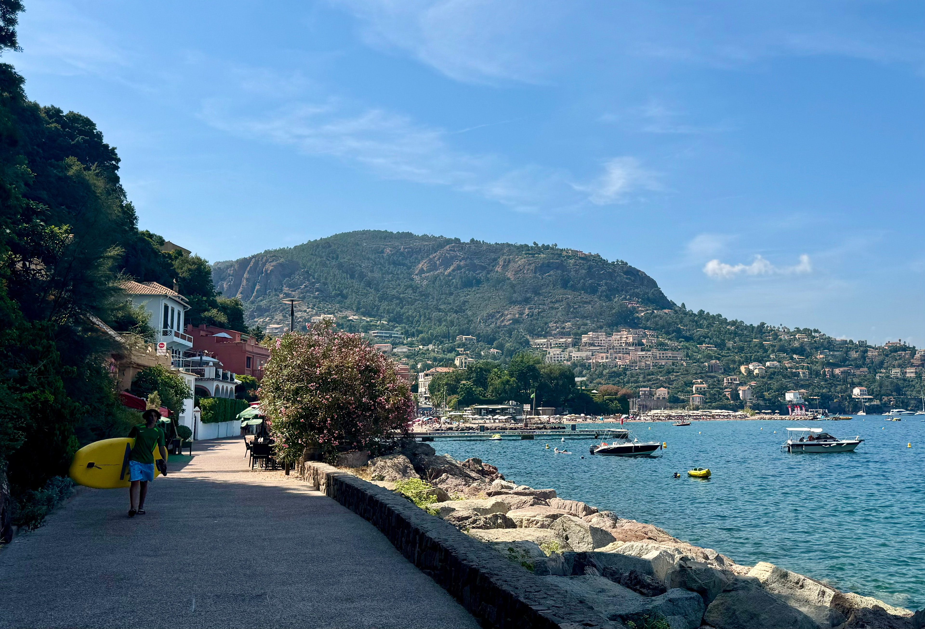Beaches and restaurants in Théoule sur mer