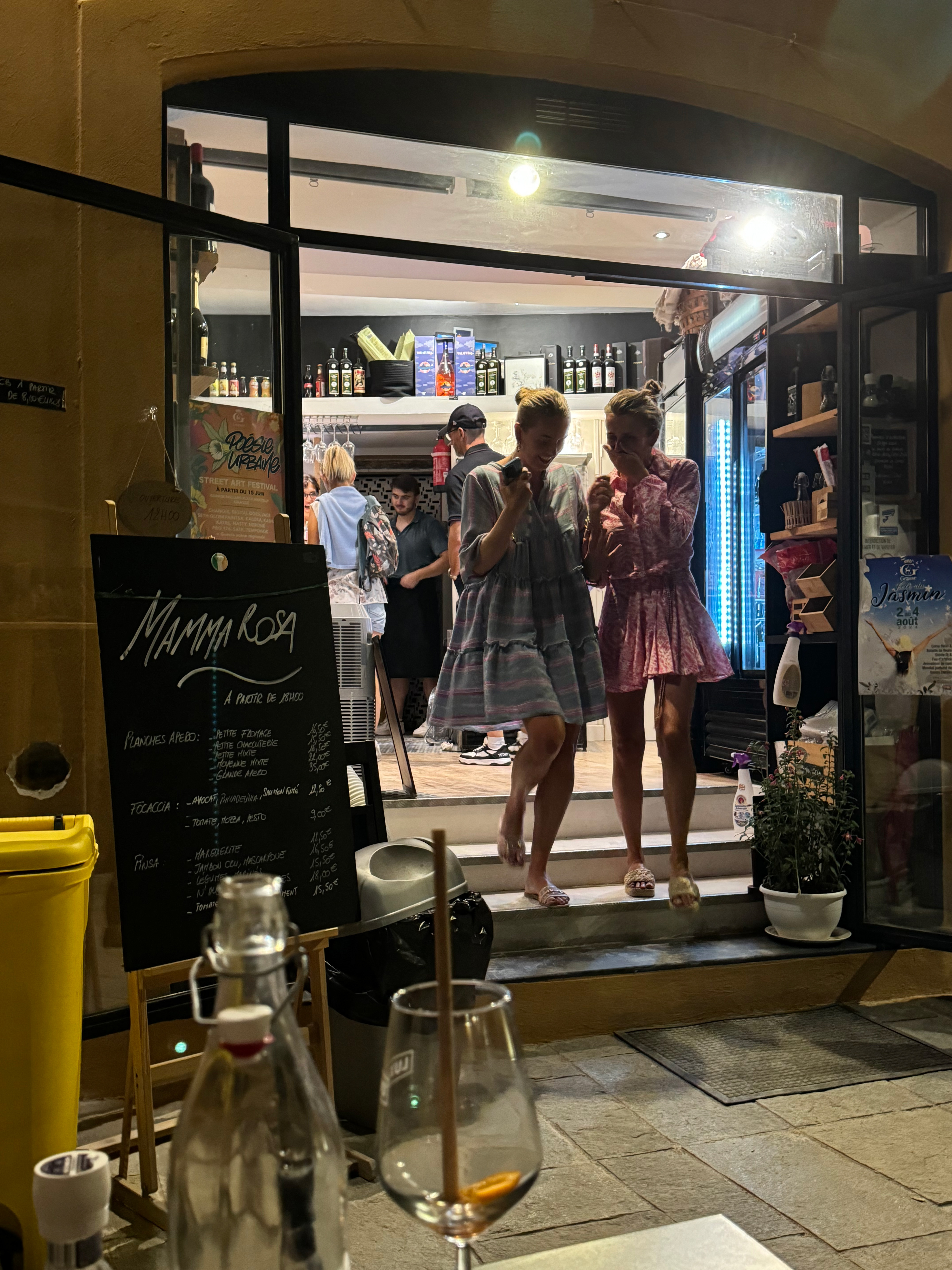 One of our favorite places for lunch or for drinks in the evening: Mamma Rosa, Grasse (Italian)