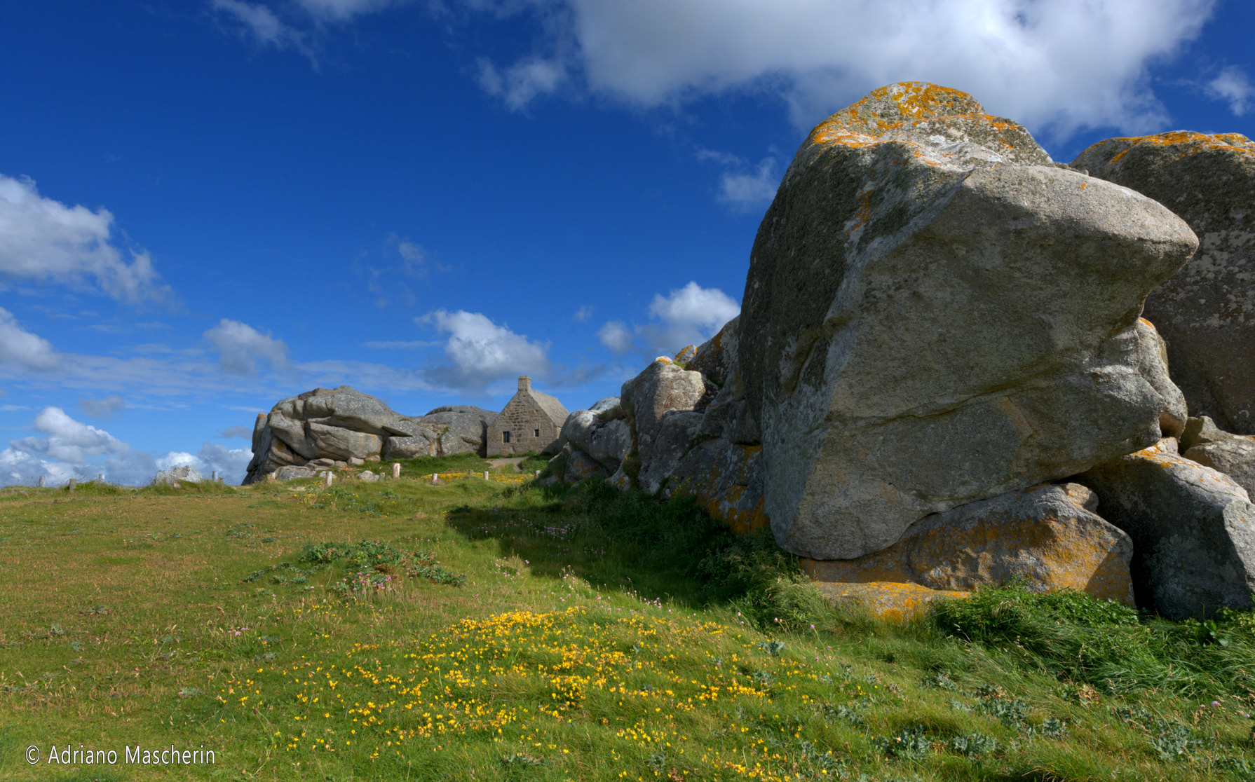 Kerlouan - Menez Ham - La casa tra le rocce - The house among the rocks