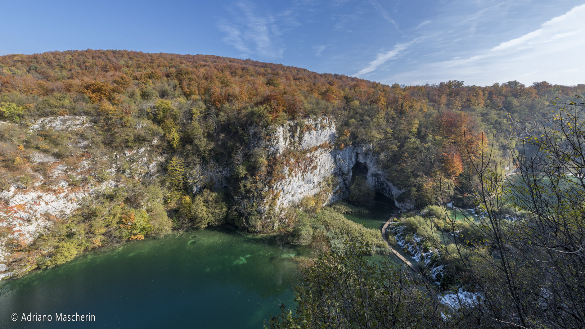 Vista cascate sul lago Korana - View of waterfalls on Lake Korana