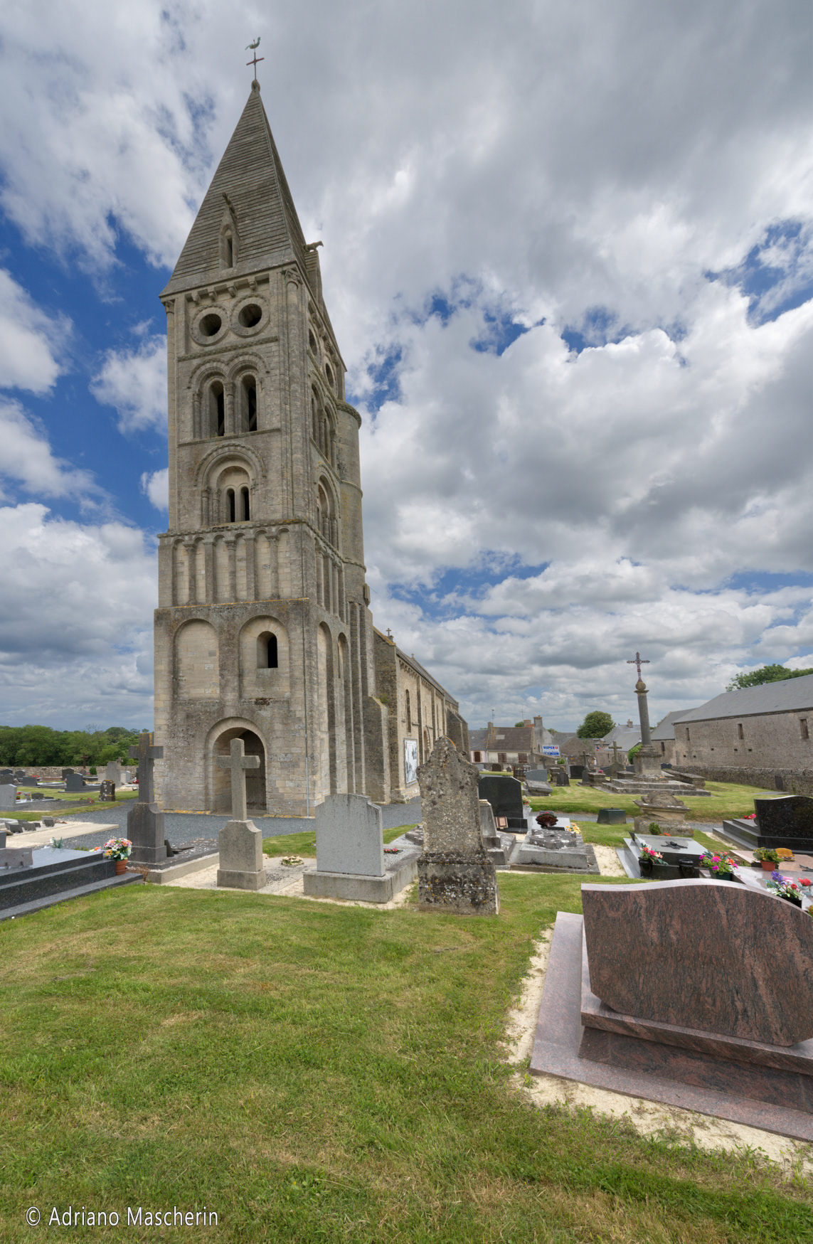 Colleville sur Mer - Eglise N.D. De Colleville sur Mer