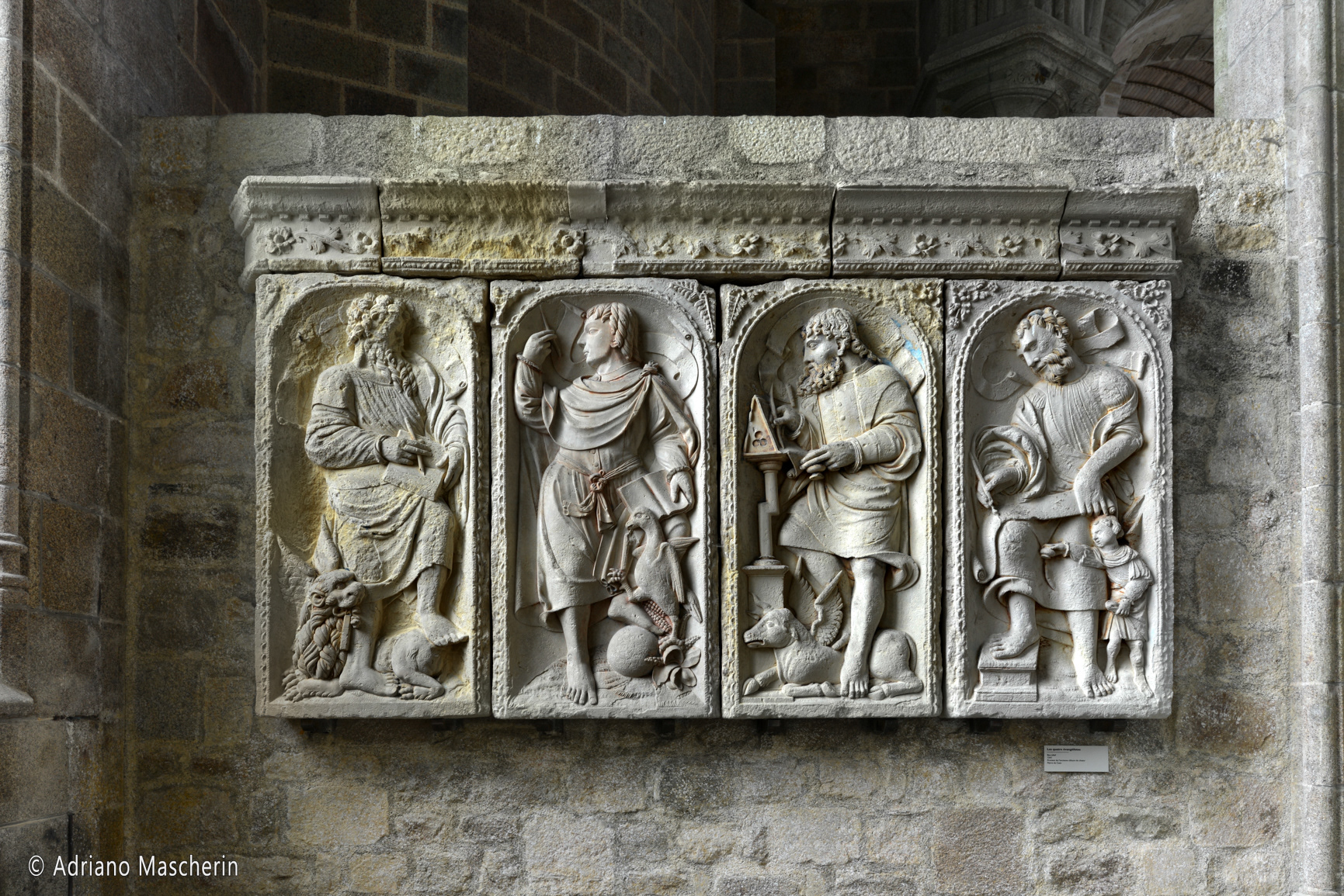 Mont St. Michel - Bassolievo degli evangelisti Matteo,Marco, Luca e Giovanni - Bas-relief of the evangelists Matthew, Mark, Luke and John