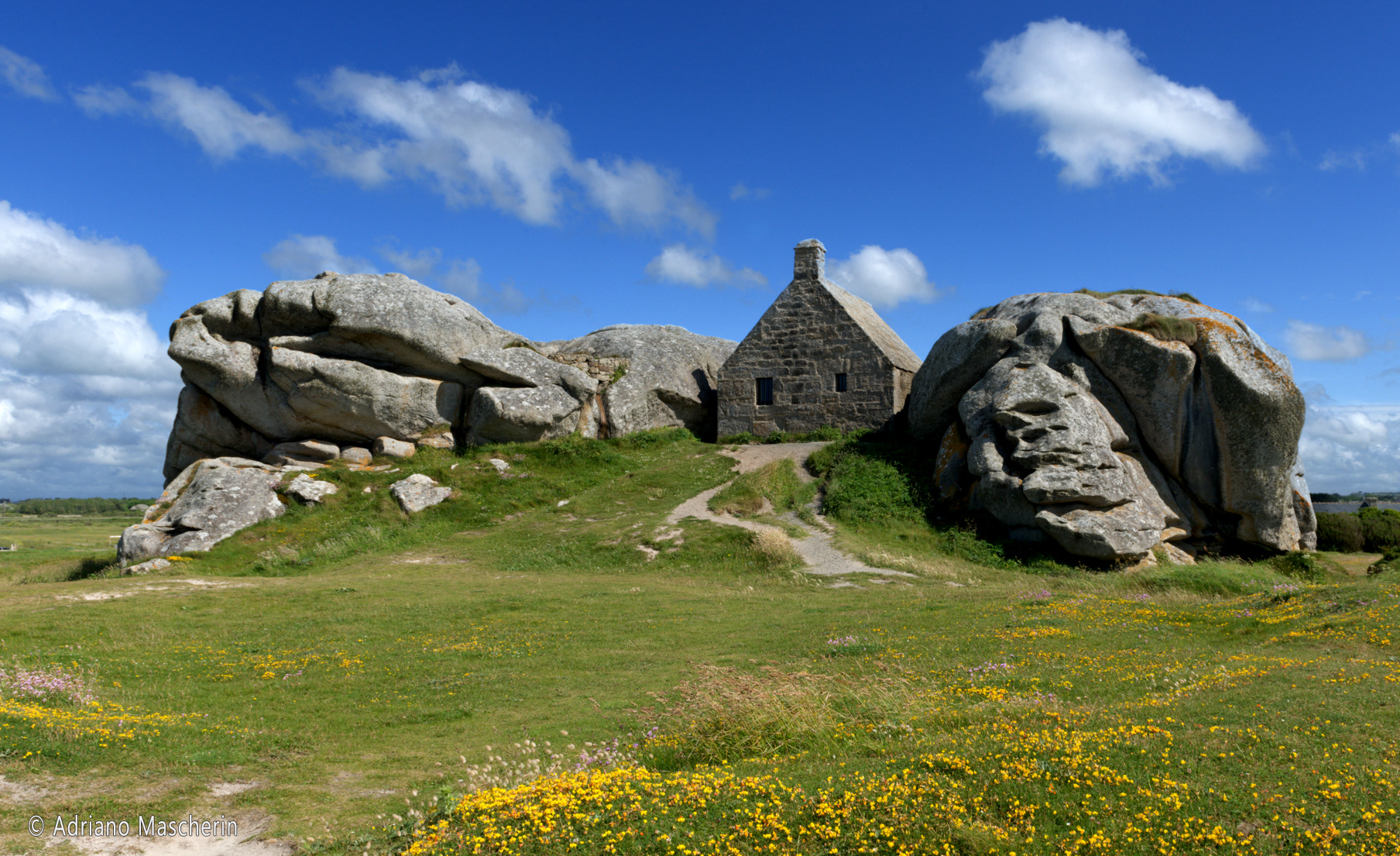 Kerlouan - Menez Ham - La casa tra le rocce - The house among the rocks