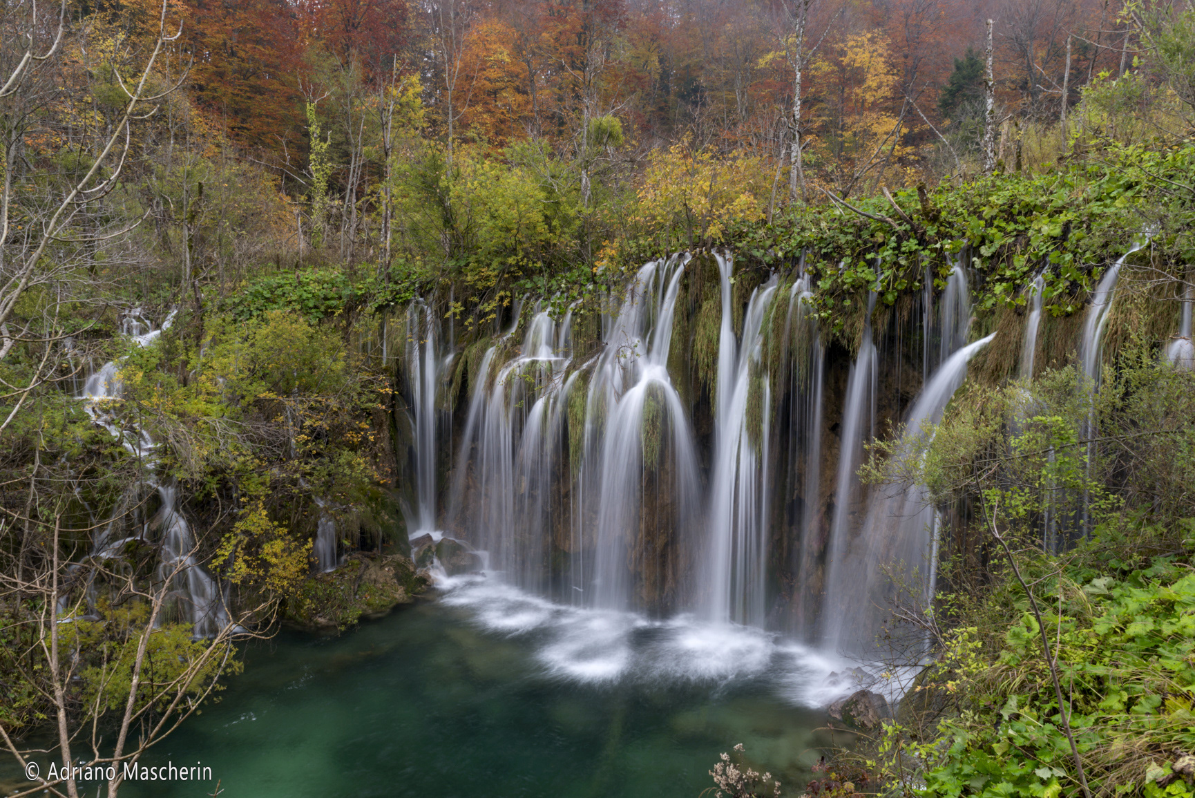 Cascata sul lago Gradinsko - Waterfalls on the Gradinsko lake