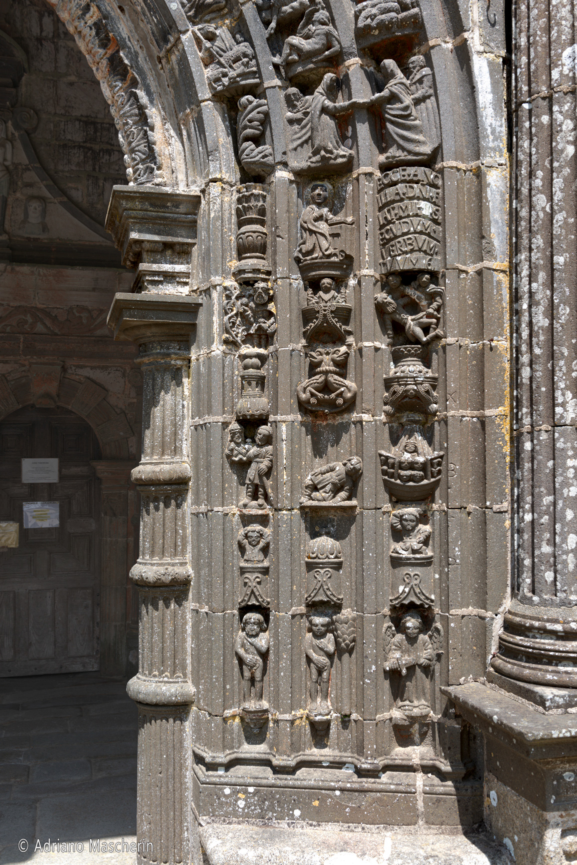 Guimiliau - Dettagli del portale - Portal details