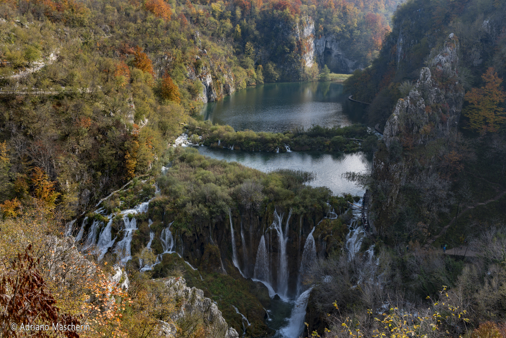 Cascate sul lago Korana dal punto panoramico - Waterfalls on Lake Korana from the viewpoint