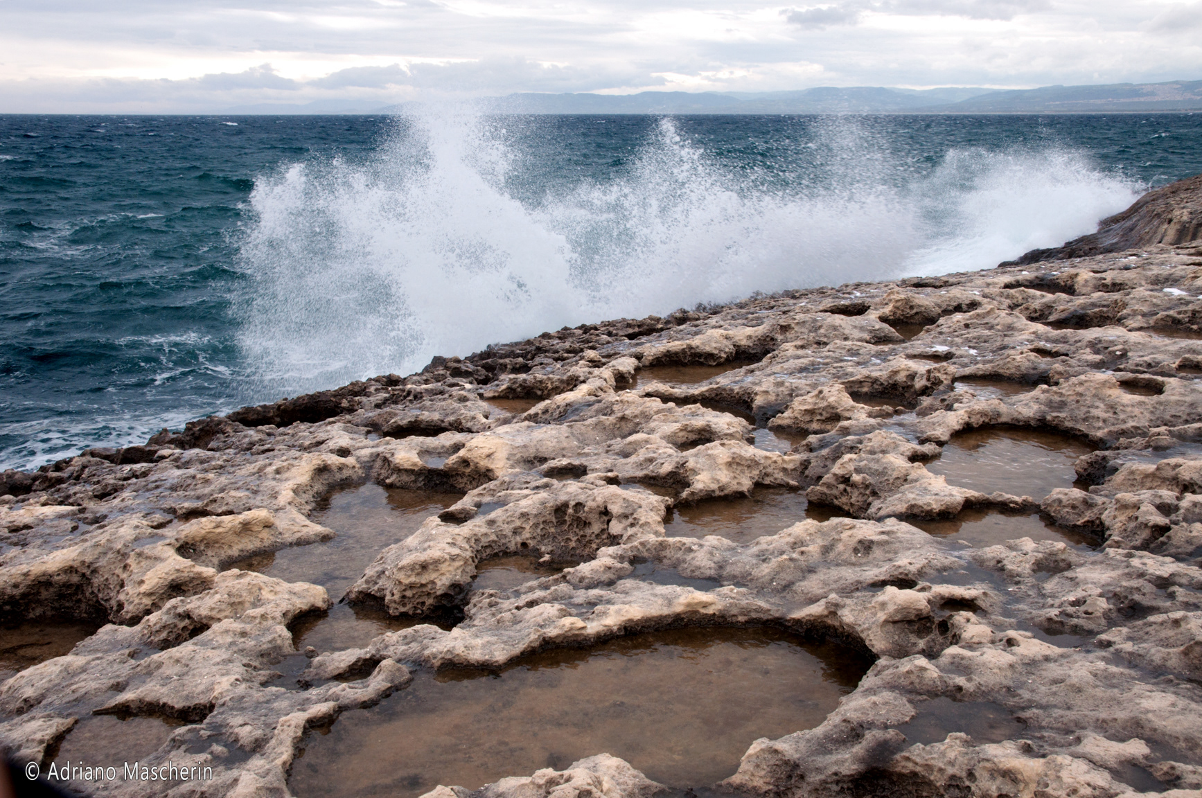 Porto Torres - scogliera rocce bianche
