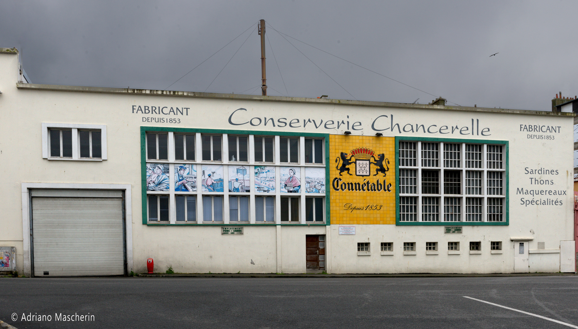 Douarnenez - Fabbrica conserviera sardine - Sardine canning factory