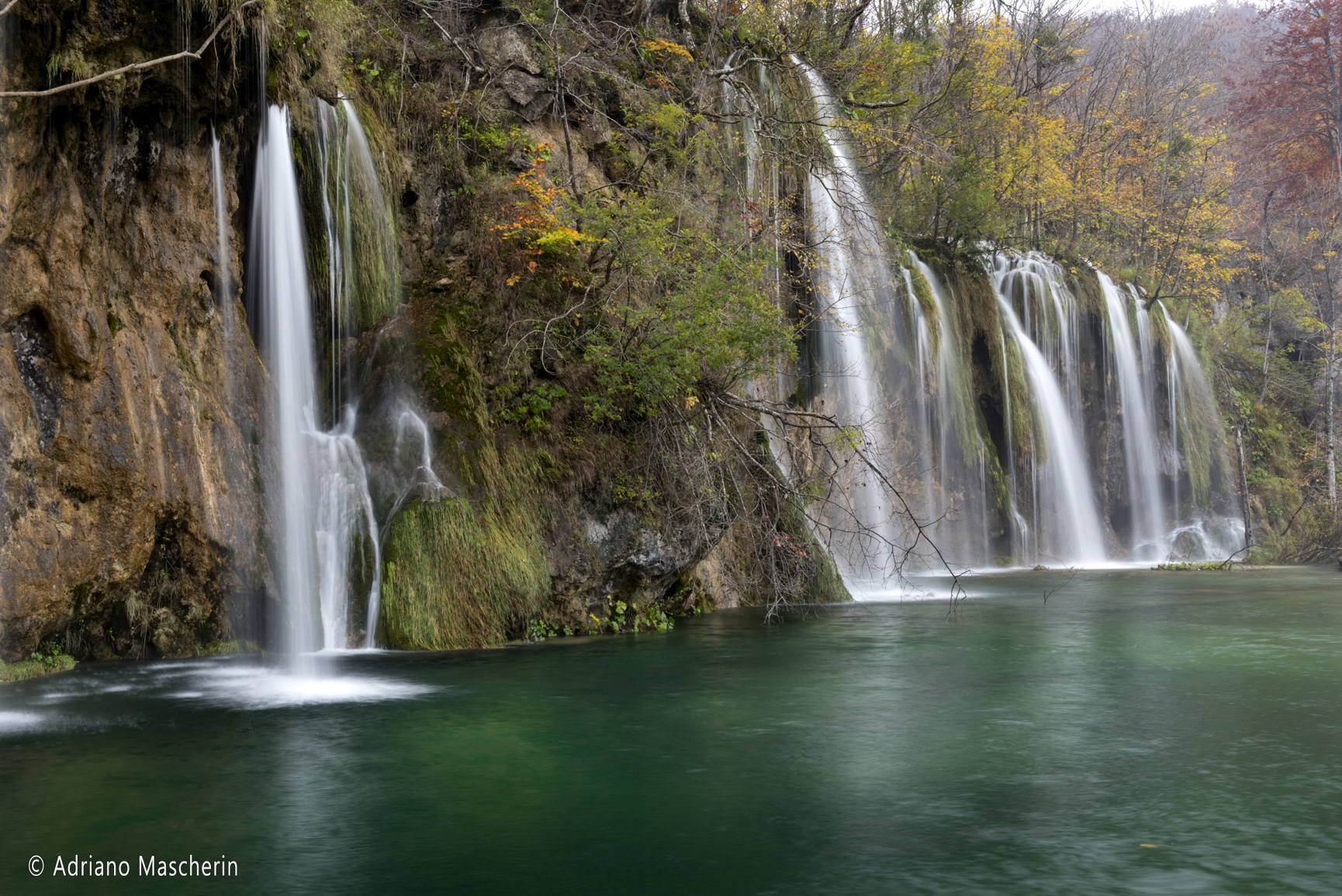 Cascate sul lago Milino - Waterfalls on Lake Milino