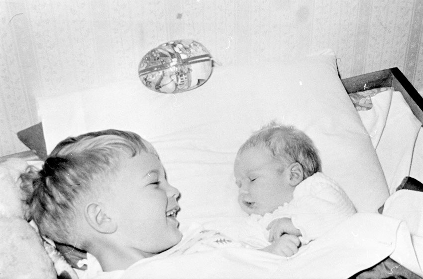 Jag och Peter ser ut som bara jag har fått ett påskägg