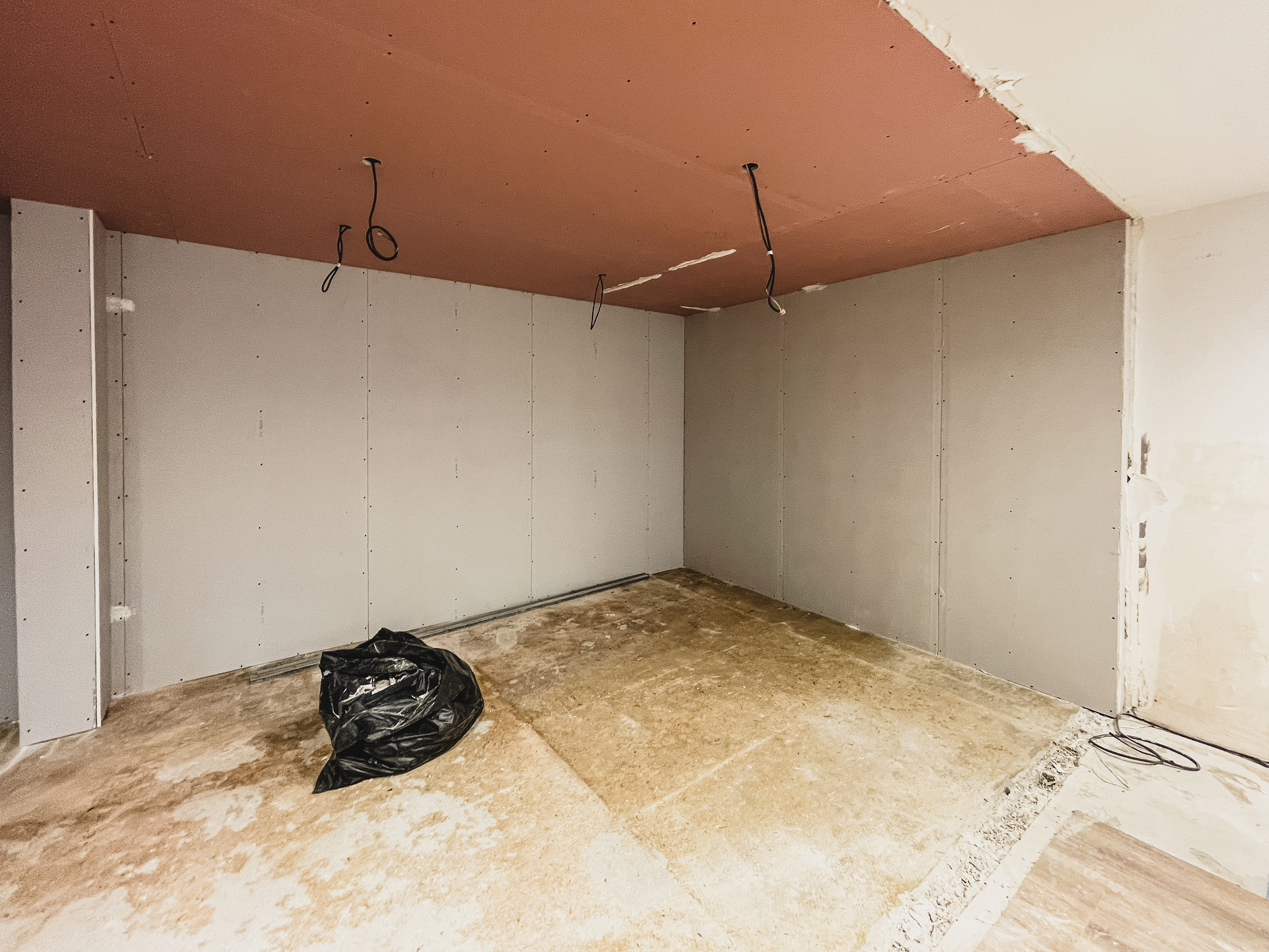 Pose d'un faux plafond