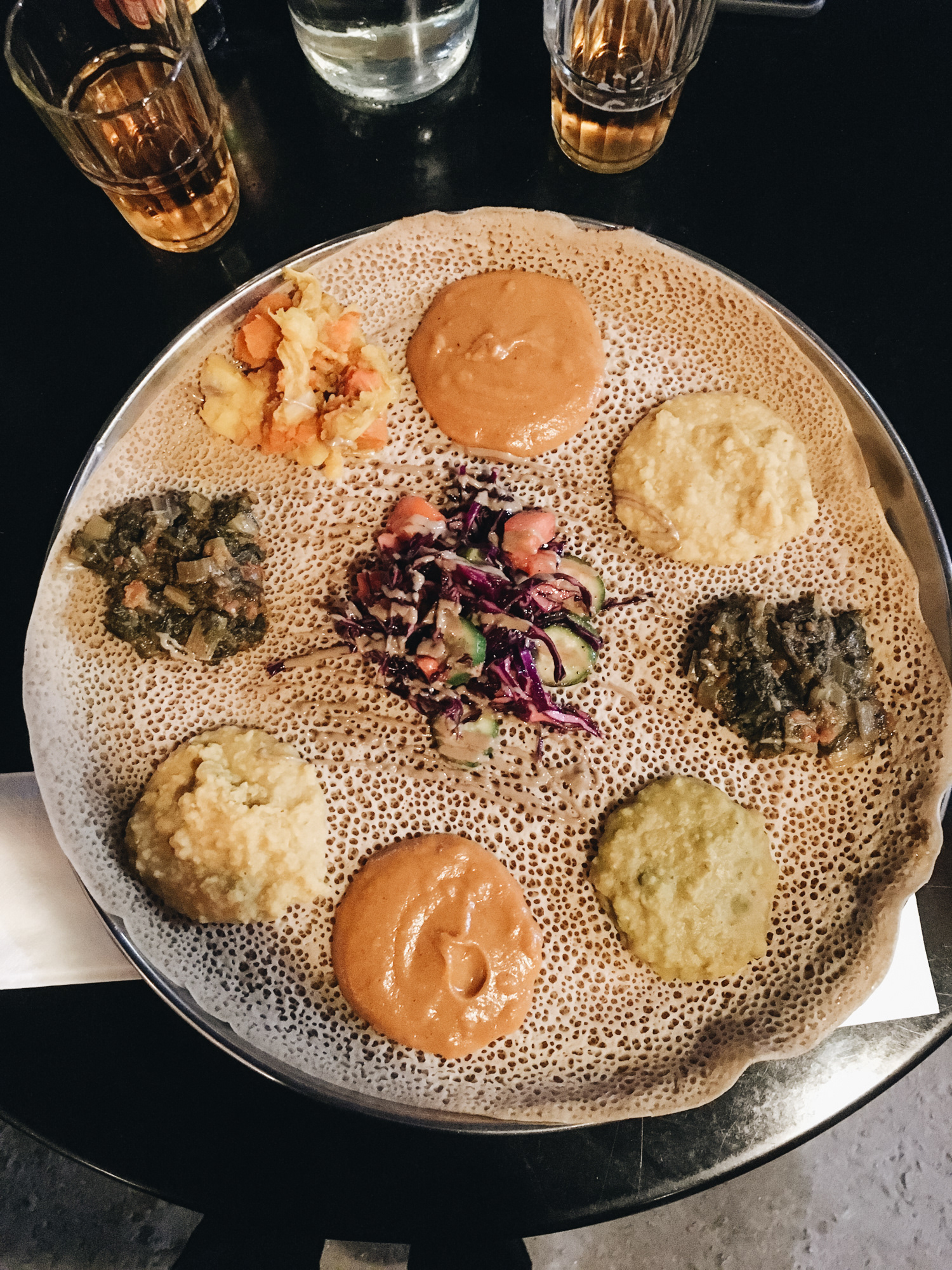 Štědrovečerní večeře v etiopský restauraci