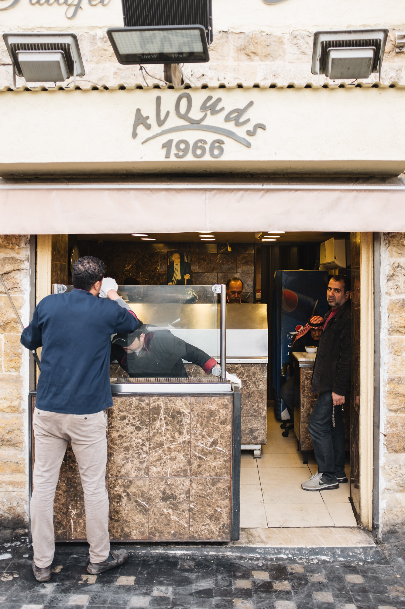 Nejlepší a nejstarší falafelárna ve městě. 0,70JD – Al Quds Restaurant