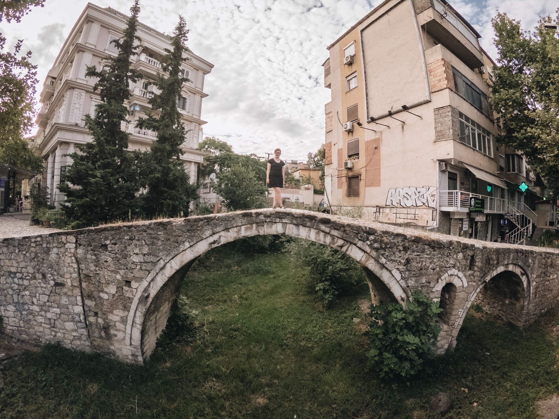 Tanners' Bridge - Most koželuhů, z 18. st., dříve zde byl tok i doprava, ještě před 100 lety zde byla venkovská krajina na samém okraji města, v okolí dřívější zdejší cesty bylo mnoho koželužských a kožešnických dílen, nedaleko Mešita koželuhů